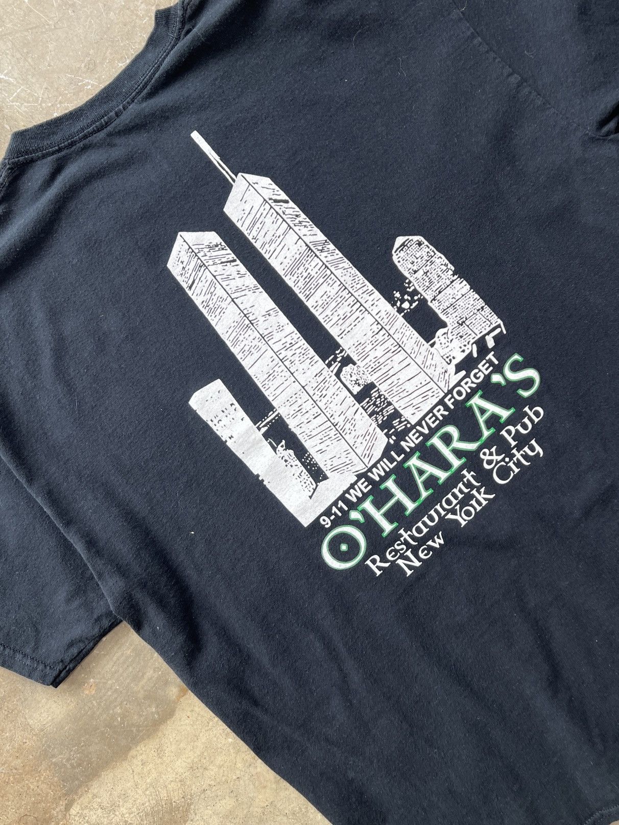 Vintage New York City Twin Towers 9/11 Oharas Tee XL
