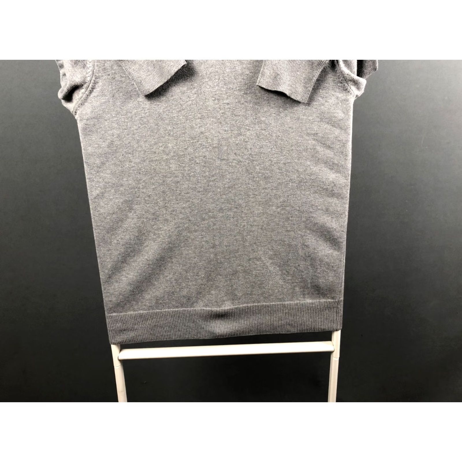 Fred Perry Fred Perry Mens Jumper XS Gray Cotton Pullover Knit V-Neck Logo Embroidered Shirt (Sweater) Size US XS / EU 42 / 0 - 7 Thumbnail