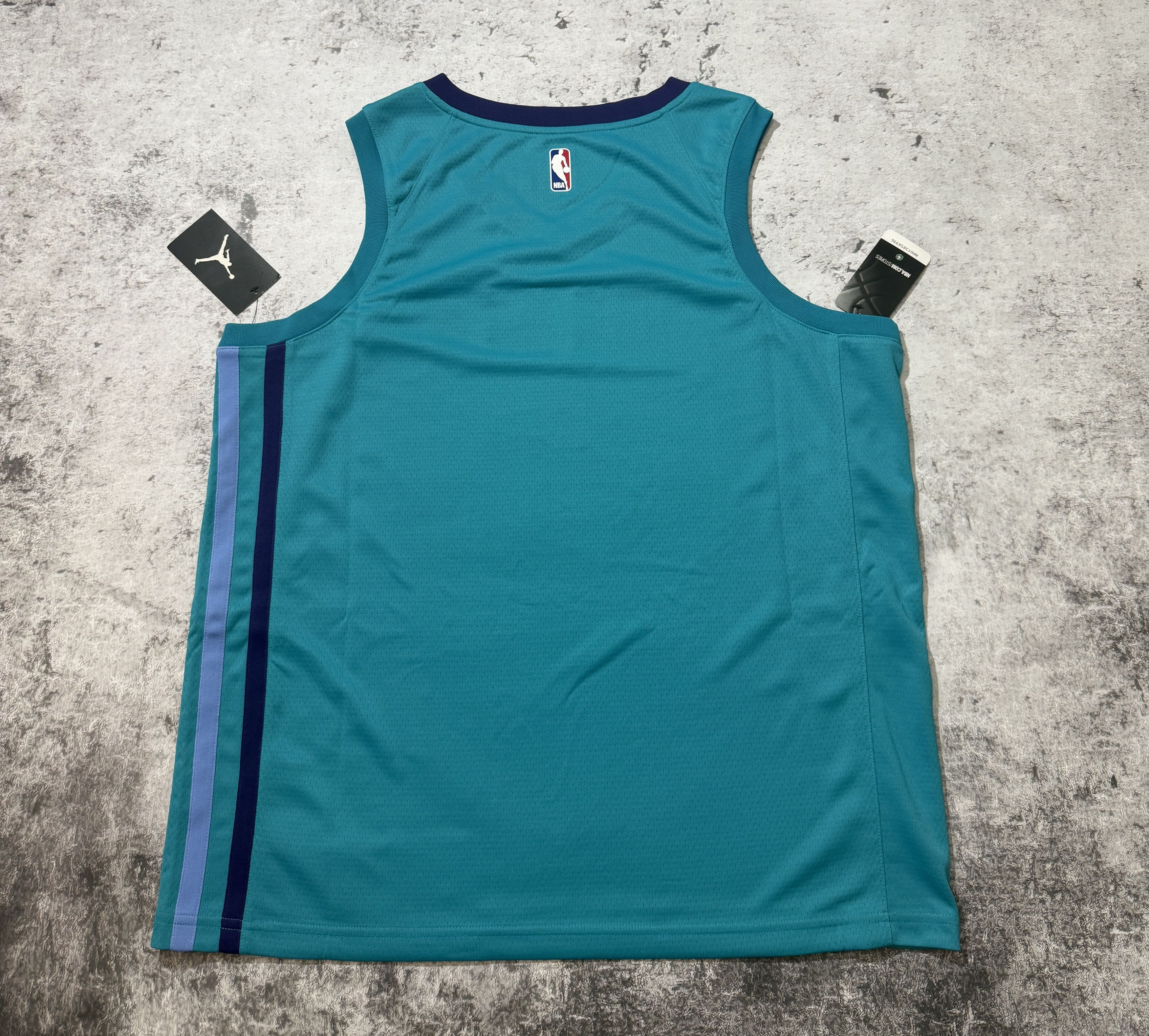 Jordan Brand Charlotte Hornets Jordan Swingman Shirt Jersey XL NBA Size US XL / EU 56 / 4 - 8 Thumbnail