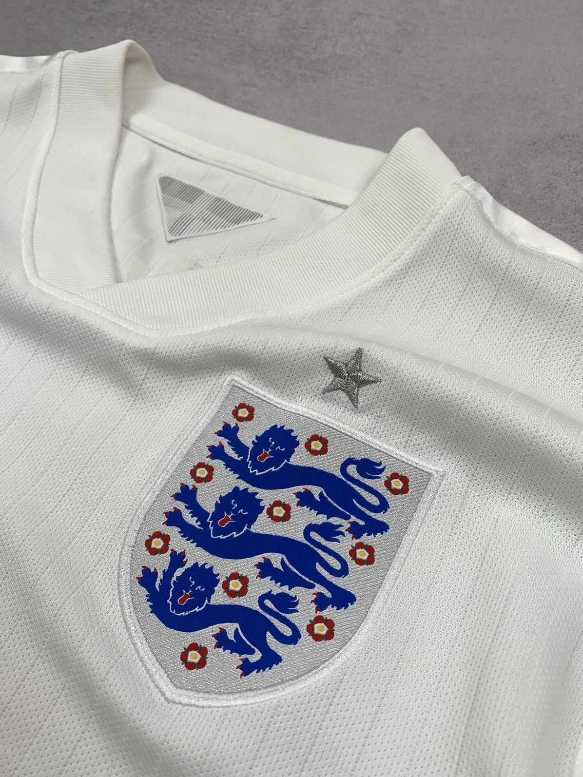 Nike Nike England 2014-2015 Home Shirt Soccer Jersey Size S Size US S / EU 44-46 / 1 - 4 Thumbnail