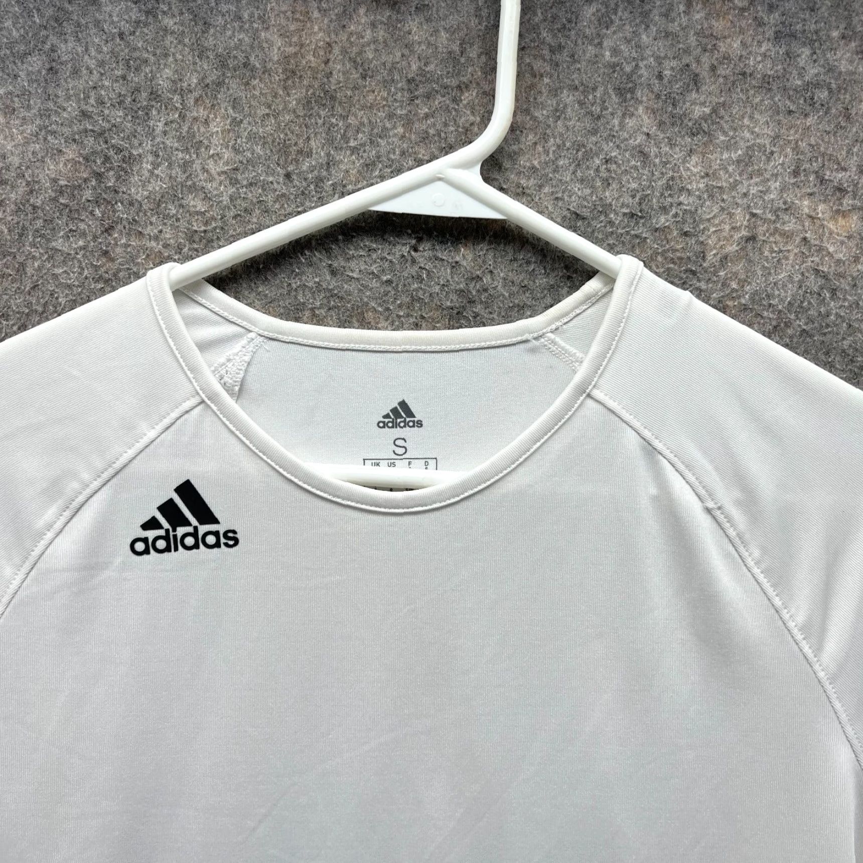 Adidas Adidas Shirt Women Small Jersey T-Shirt White Short Sleeve Round Neck Pullover Regular Size S Sports Gym Trefoil Vintage No Size S / US 4 / IT 40 - 4 Thumbnail