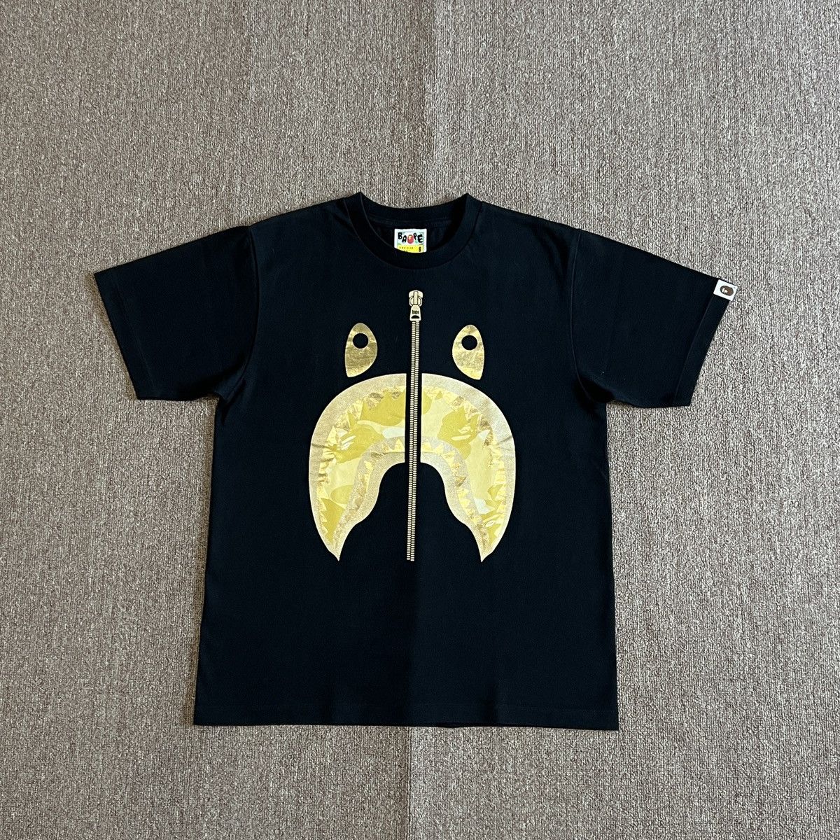 Bape Bape Gold Camo Shark Tee Size US S / EU 44-46 / 1 - 1 Thumbnail