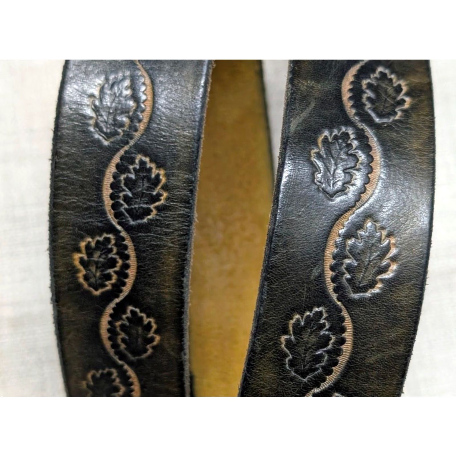 Vintage VINTAGE handcrafted western belt Oak Leaves cowhide leather 32 belt Mens Brown 1-5/8" width 36.5" total length 32.5-36.5 holes Size 32 - 2 Thumbnail