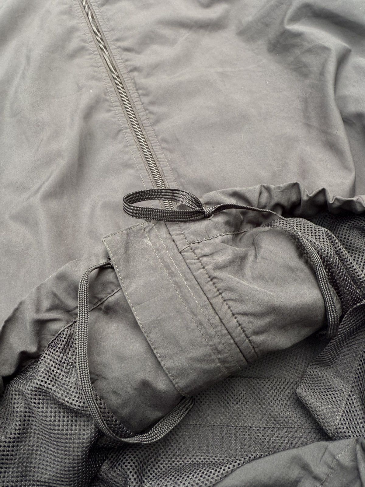 Nike 90’s NIKE RARE SWOOSH Y2K RETRO VINTAGELOGO ZIP NYLON JACKET Size US XL / EU 56 / 4 - 6 Thumbnail