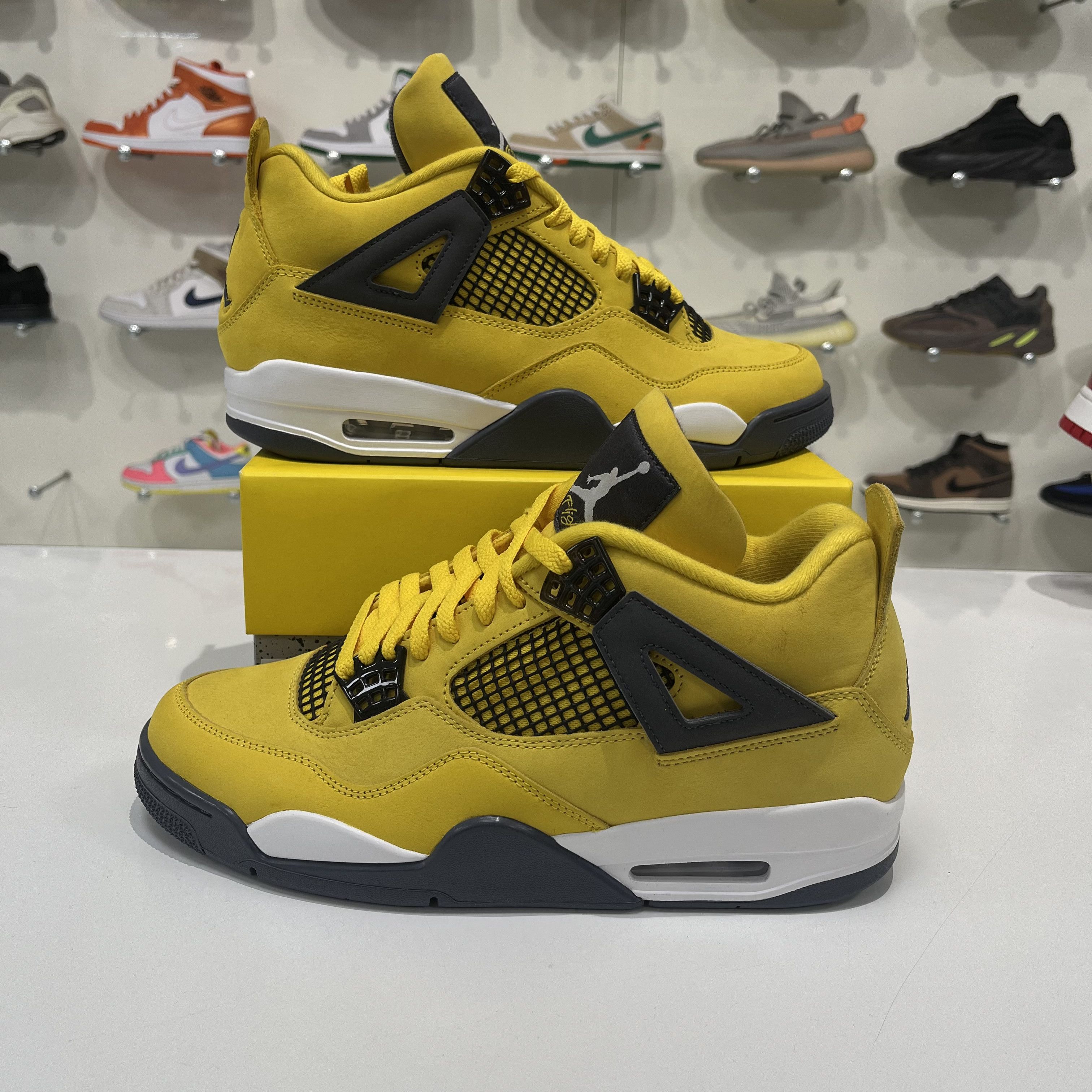 Nike Air Jordan 4 retro Lightning 2021 Size US 10 / EU 43 - 1 Thumbnail