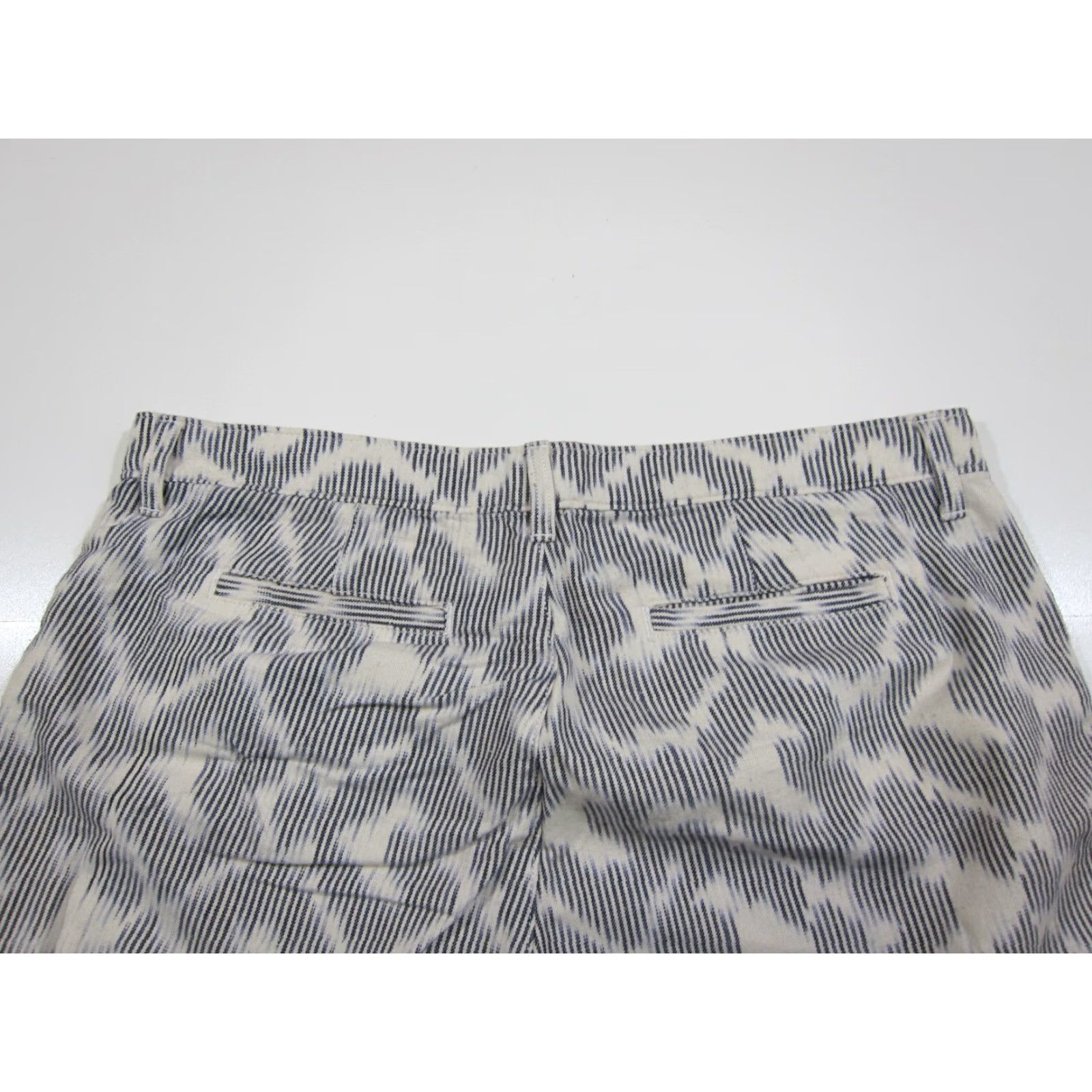 Lucky Brand Lucky Brand Blue White Batik Print 100% Cotton Casual Chino Shorts Women 31 Size 24" / US 00 / IT 34 - 7 Thumbnail