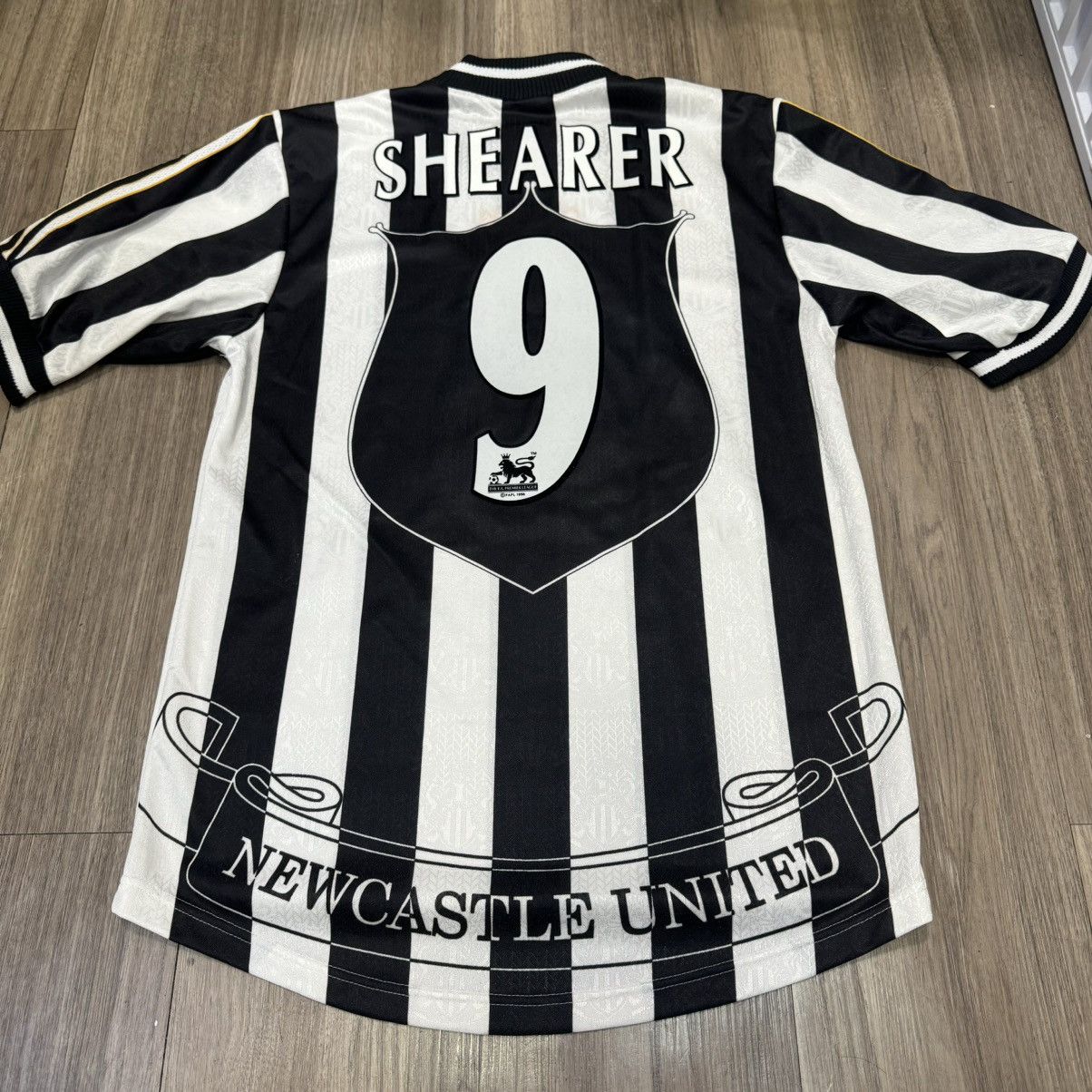 Adidas Newcastle 97/99 home shirt #9 Shearer Size US S / EU 44-46 / 1 - 2 Thumbnail
