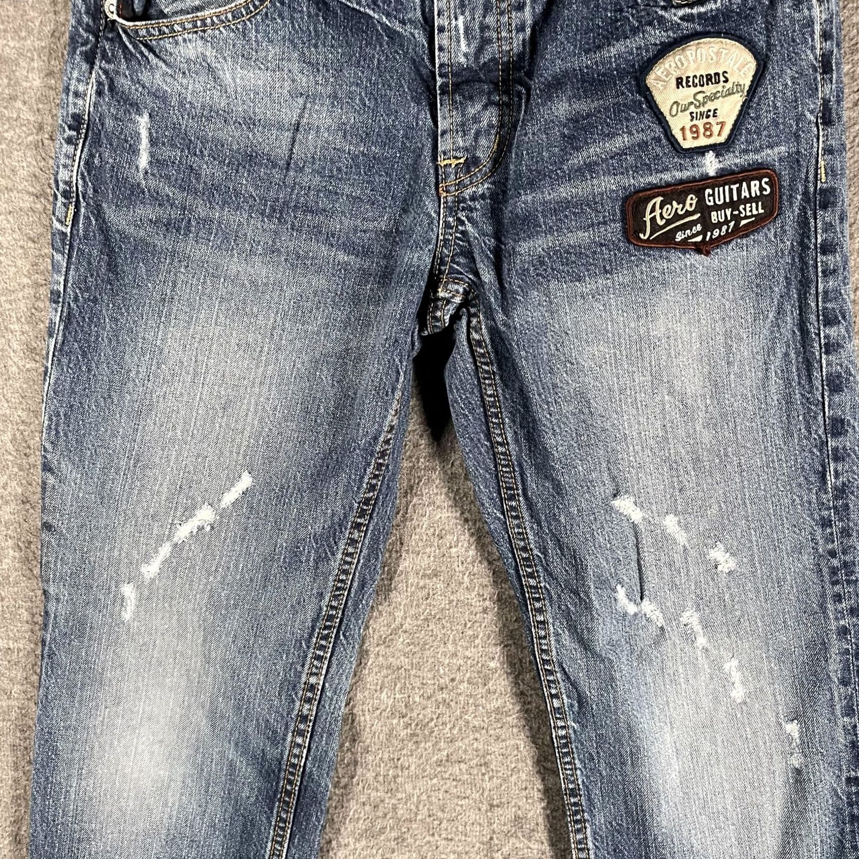 Vintage Aéropostale Essex Jeans Mens 29x30 Blue Denim Music Patch Distressed Straight Leg Rock Shirt/Jeans Size US 29 - 4 Thumbnail