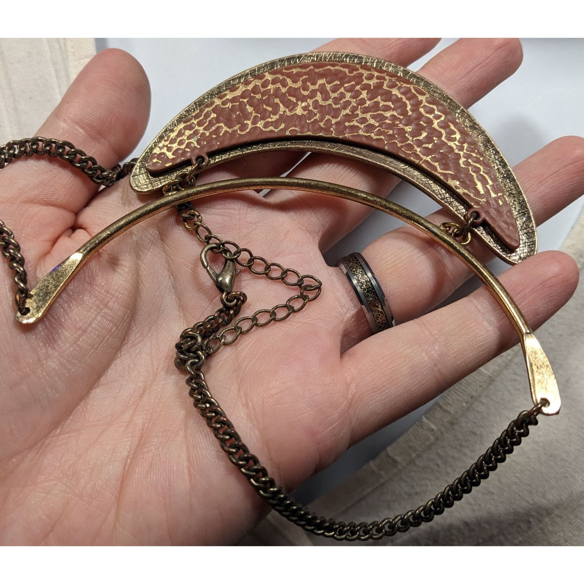 Other Brutalist Distressed Gold Tone And Brown Statement Necklace Size ONE SIZE - 6 Thumbnail