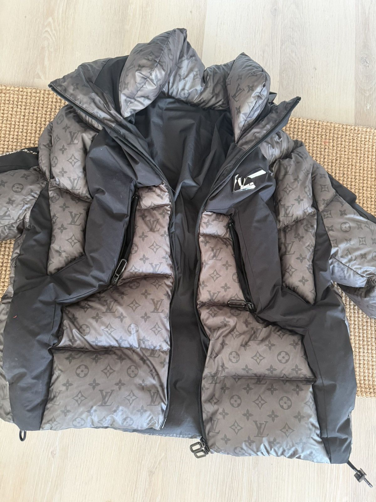 Louis Vuitton Louis Vuitton Monogram Puffer Jacket Black/Grey LV Down Coat Size US L / EU 52-54 / 3 - 1 Thumbnail