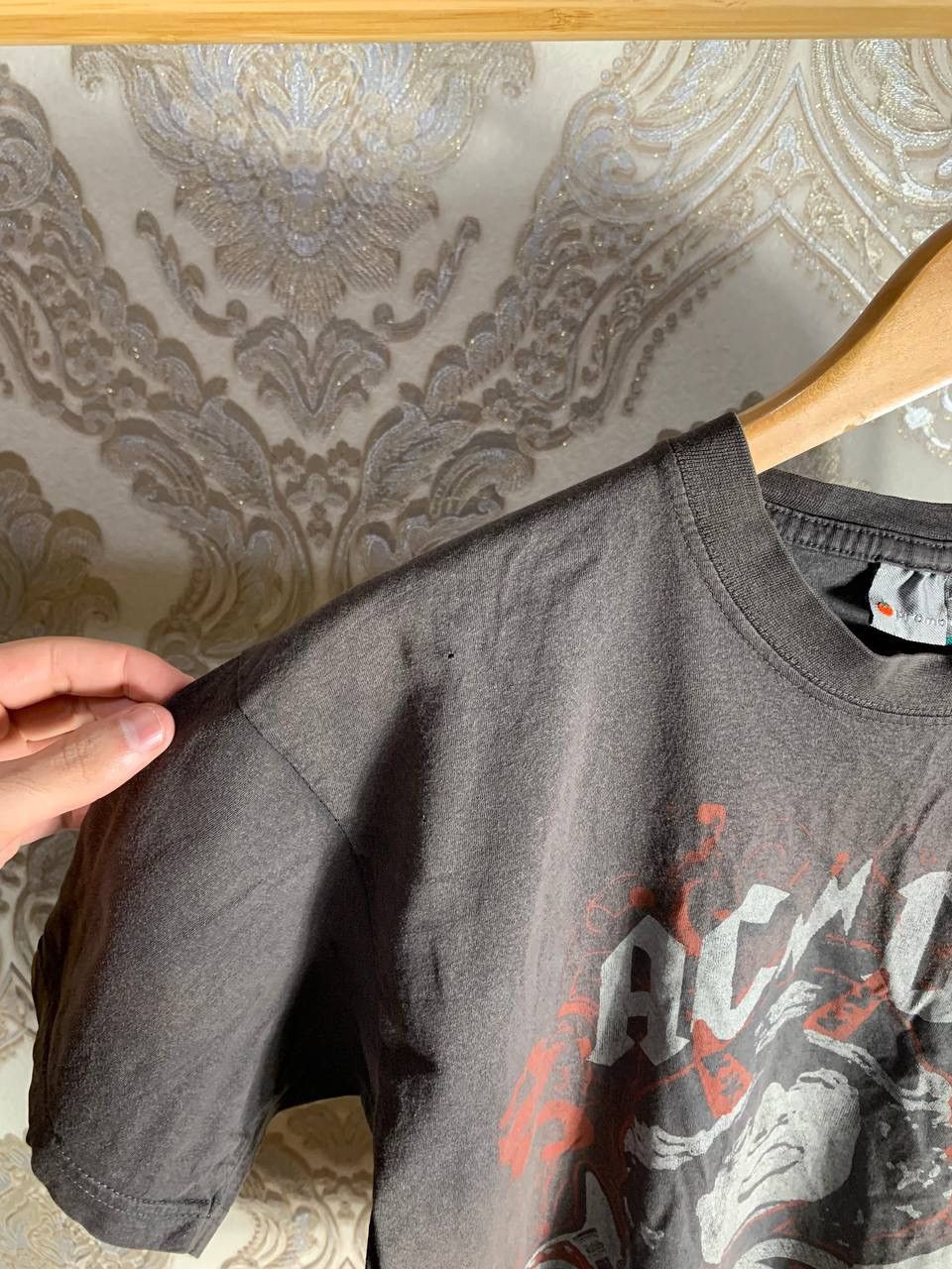 AC/DC × Vintage VERY RARE AC/DC THE SWITCH IS ON EUROPE TOUR 84 ROCK T-SHIRT Size US L / EU 52-54 / 3 - 5 Thumbnail