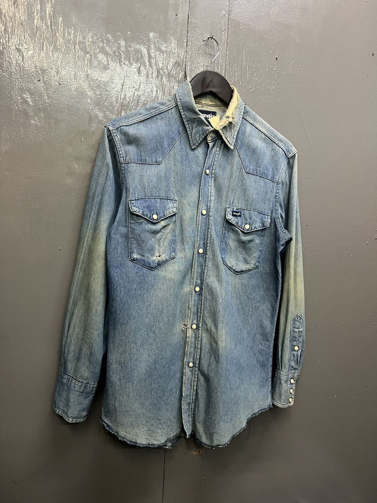 Vintage Vintage Wrangler Western Pearl Snap Button Denim Shirt Size US M / EU 48-50 / 2 - 4 Thumbnail