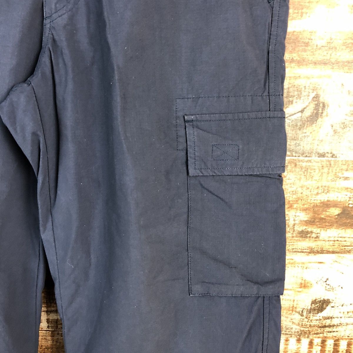 Japanese Brand Uniqlo Dark Blue multipocket Short Pants #A2379 Size US 33 - 10 Thumbnail