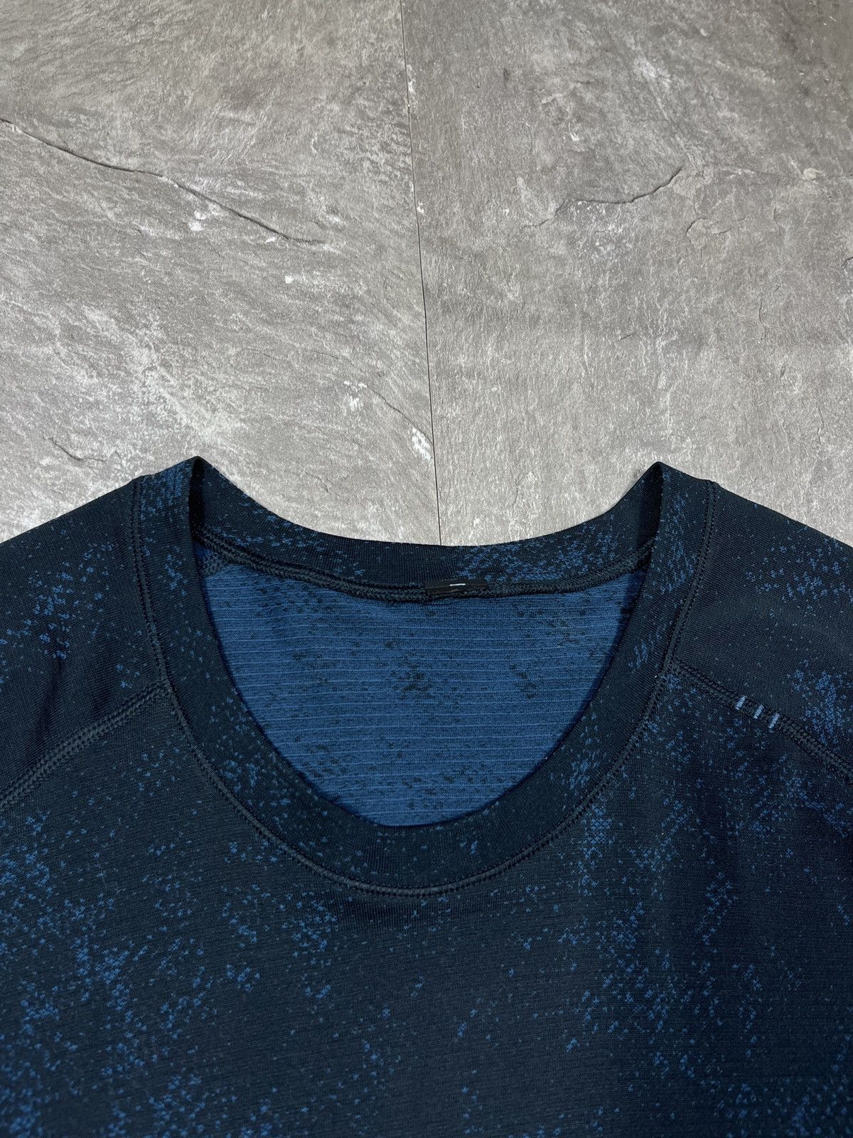 Lululemon Lululemon T-shirt Mens XXL Movement is Medicine Size US XXL / EU 58 / 5 - 2 Thumbnail