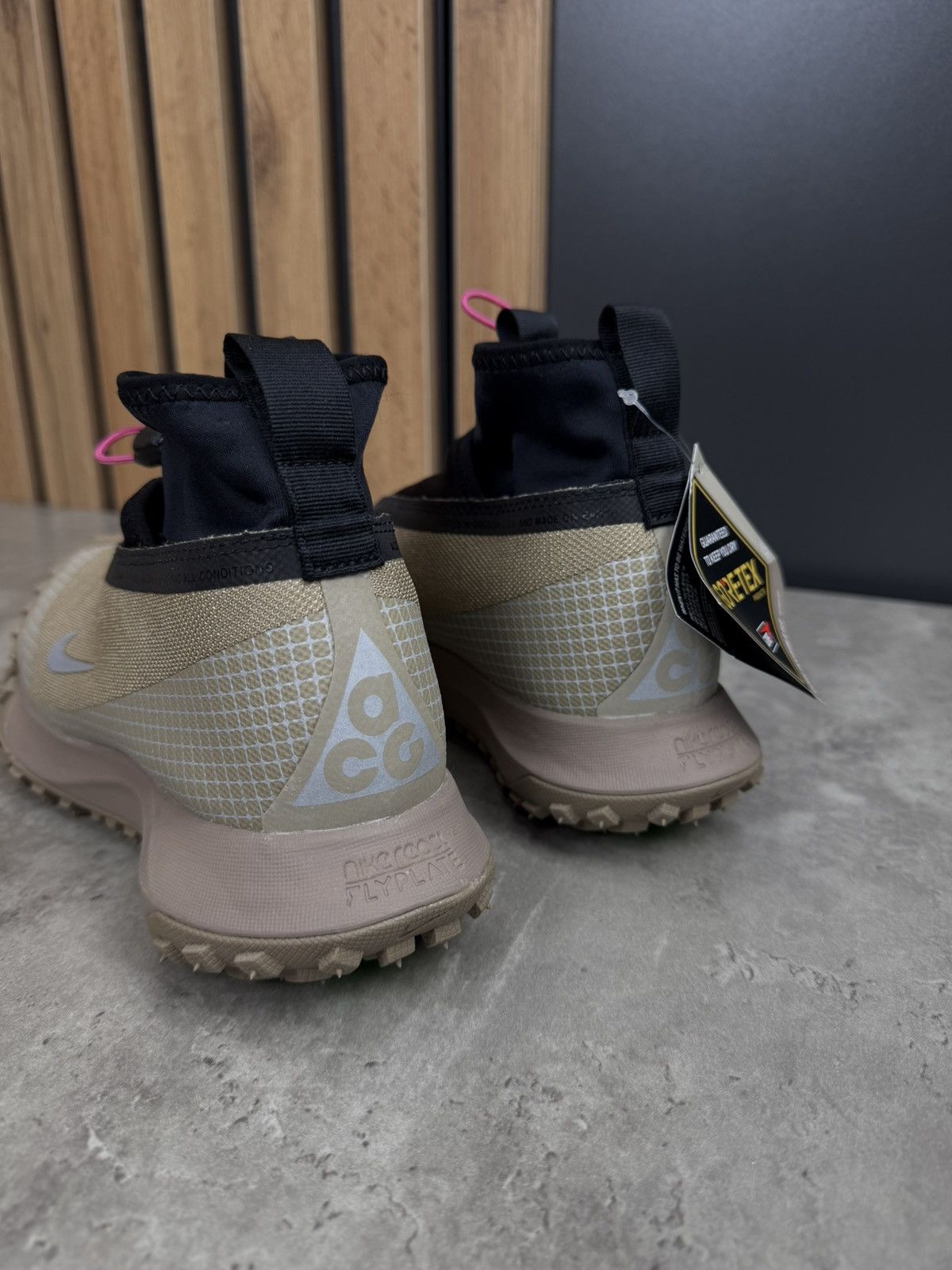 Nike ACG Nike ACG Mountain Fly Gore-Tex Khaki Size 35.5 Size US 5.5 / IT 35.5 - 5 Thumbnail