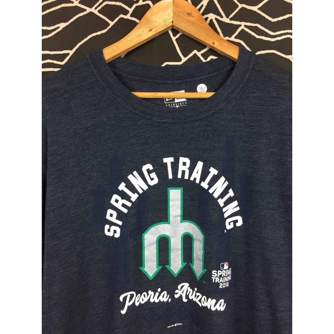 MLB × New Era × Sports Specialties New Era Seattle Mariners MLB Spring Training Boxy Fit Tee Size US XXL / EU 58 / 5 - 3 Thumbnail
