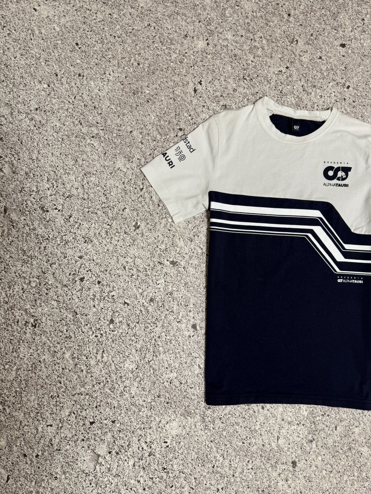 Alpha Industries × Ferrari Rare Scuderia AlphaTauri 2023 Team Racing Retro T-Shirt Size US XS / EU 42 / 0 - 4 Thumbnail