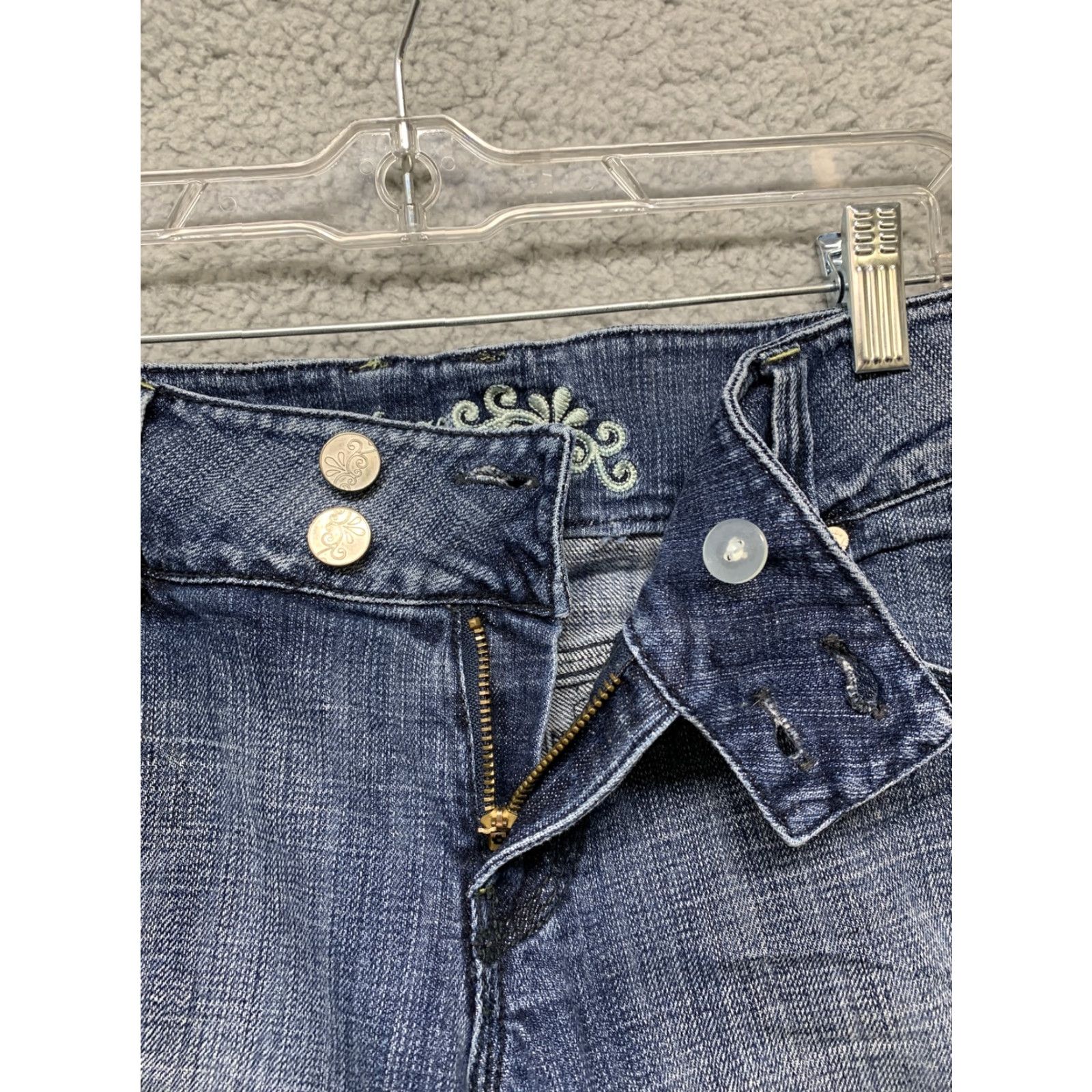 Denime Refuge Premium Womens Capri Jeans Denim Blue Med Wash Size 9 Stretch Size 30" / US 8 / IT 44 - 4 Thumbnail