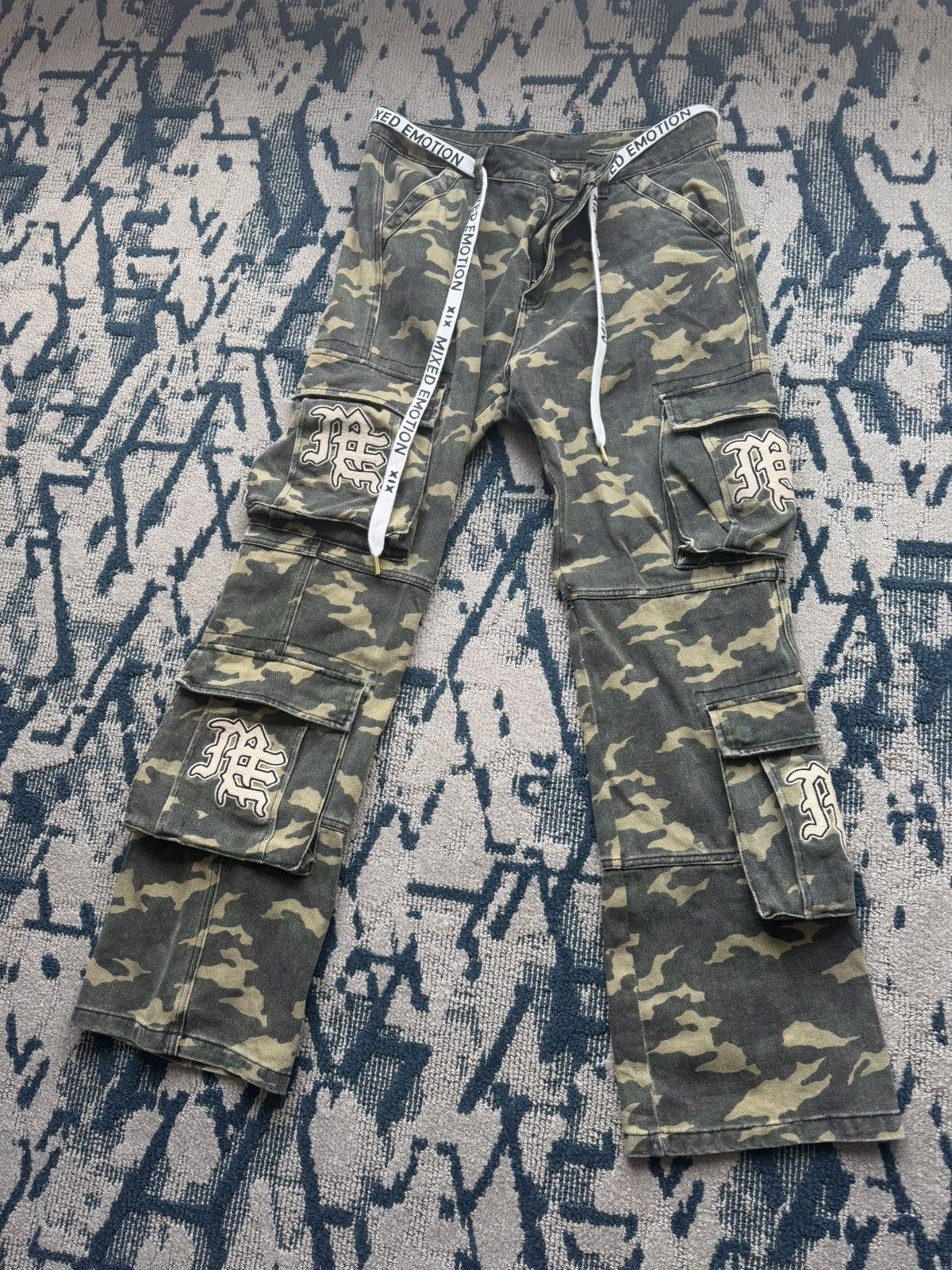 Other Mixed Emotion cargos Size US 34 / EU 50 - 1 Thumbnail