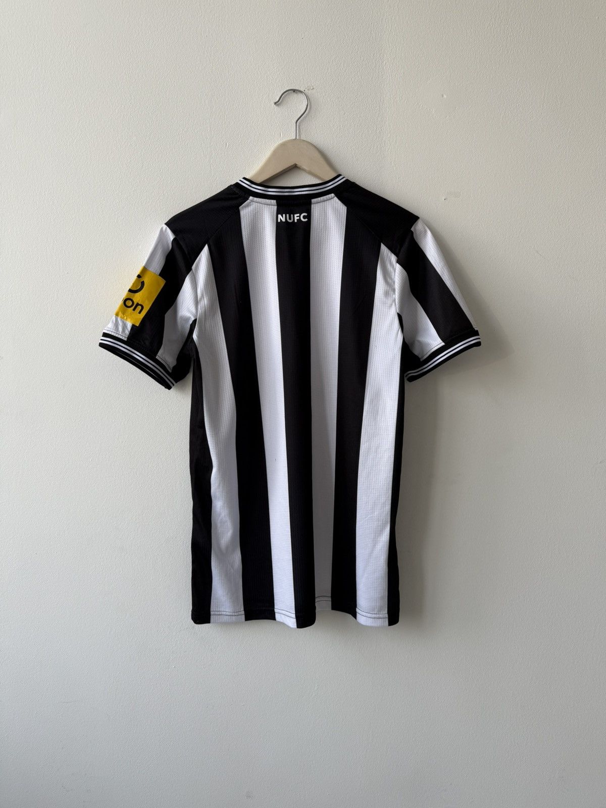 Castore Castore New Castle United 2023/2024 Home Jersey Size US M / EU 48-50 / 2 - 7 Thumbnail