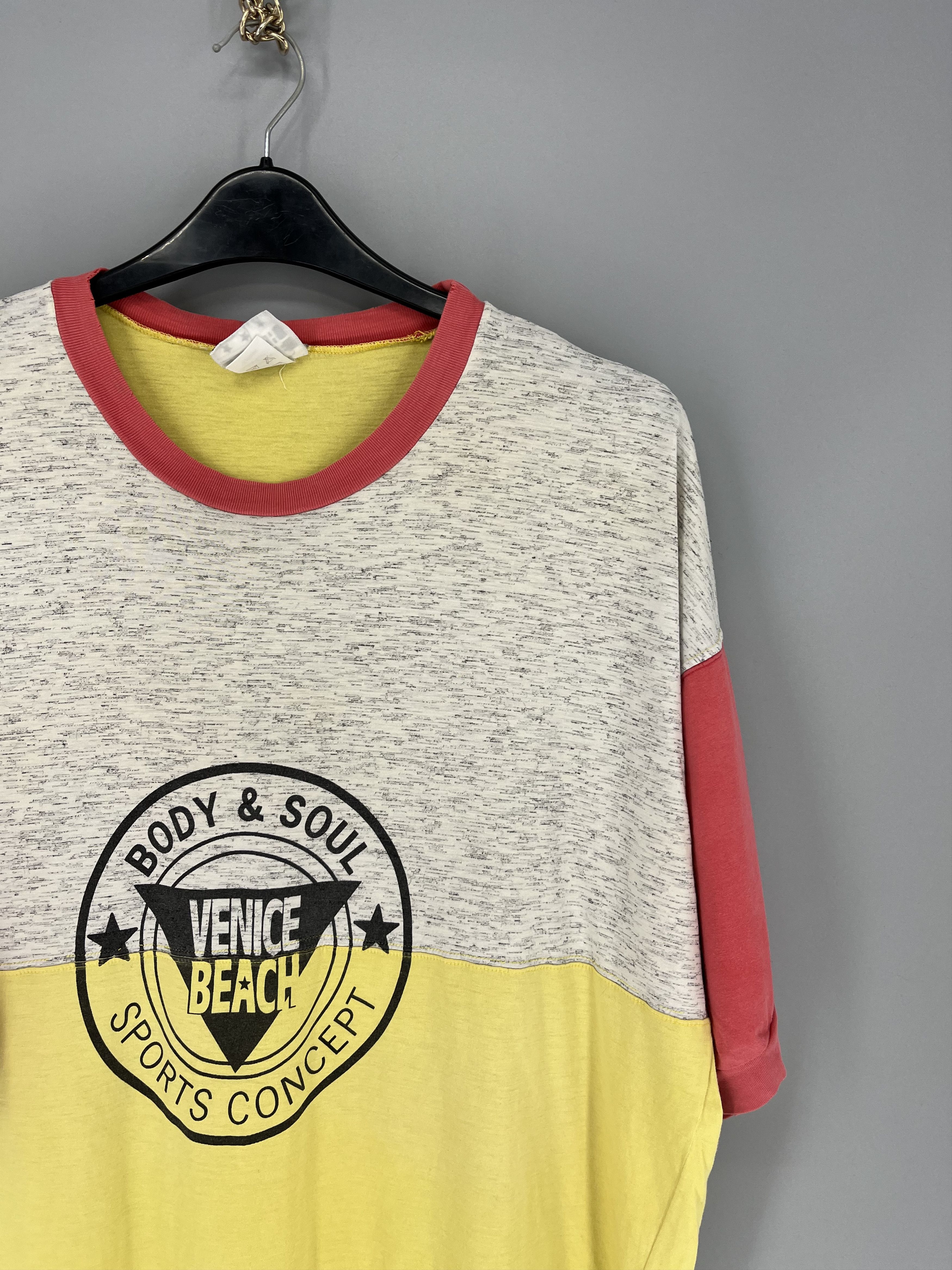Vintage Vintage 90s Venice Beach T Shirt XLarge Size US XL / EU 56 / 4 - 5 Thumbnail