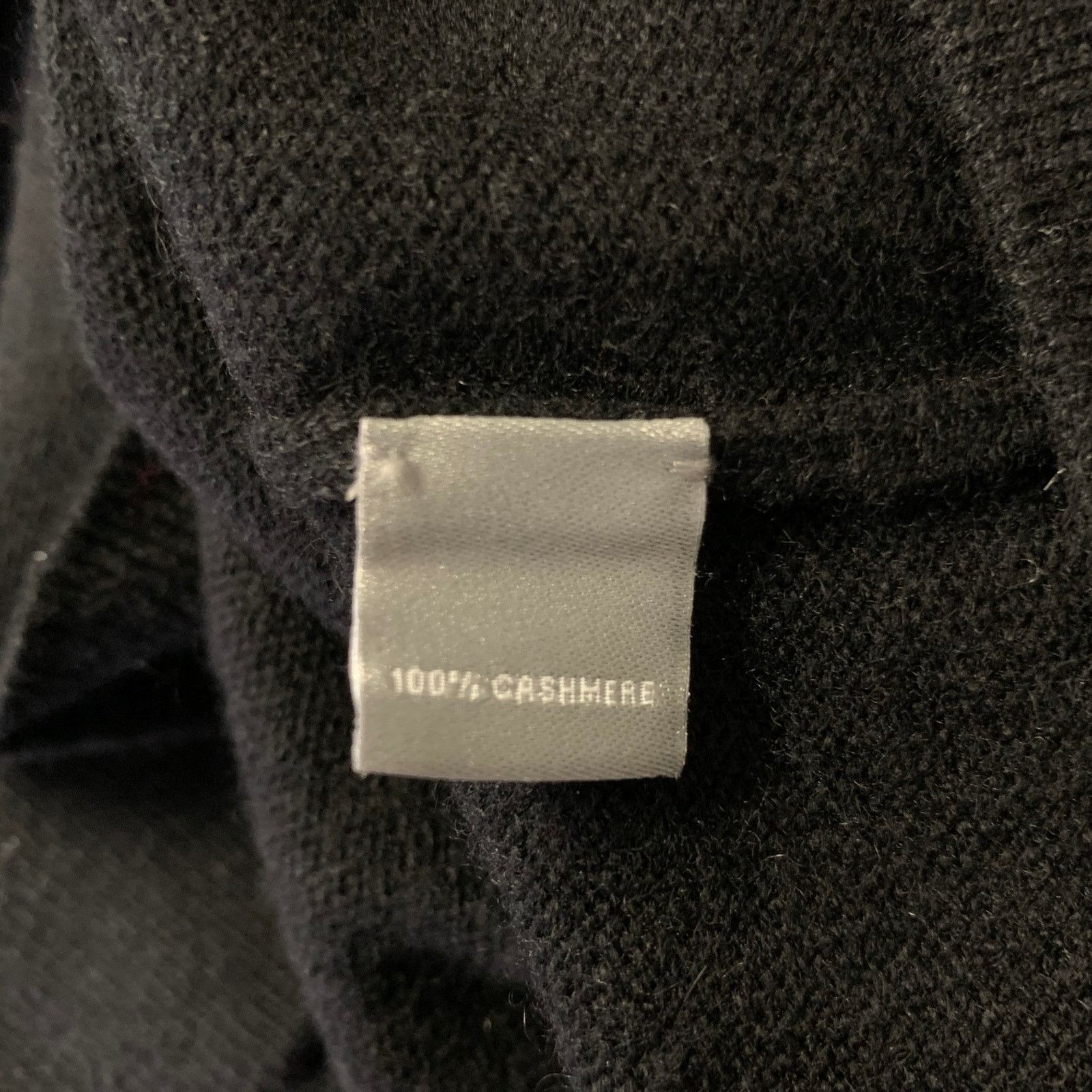 Neiman Marcus NEIMAN MARCUS Size XL Black Cashmere Crewneck Sweater Size XL / US 12-14 / IT 48-50 - 7 Thumbnail