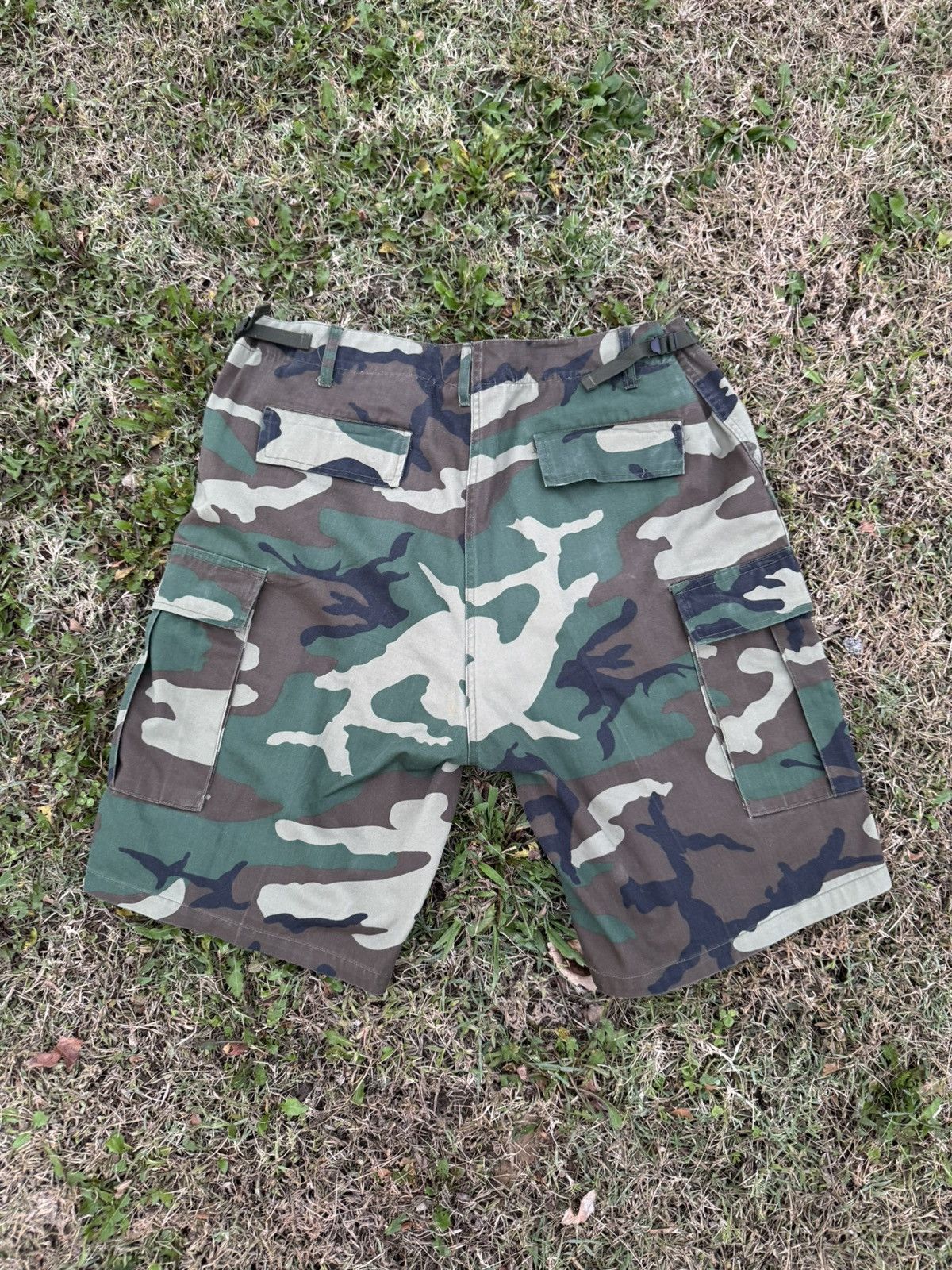 Other Camo Cargo Shorts Size US 35 - 4 Thumbnail