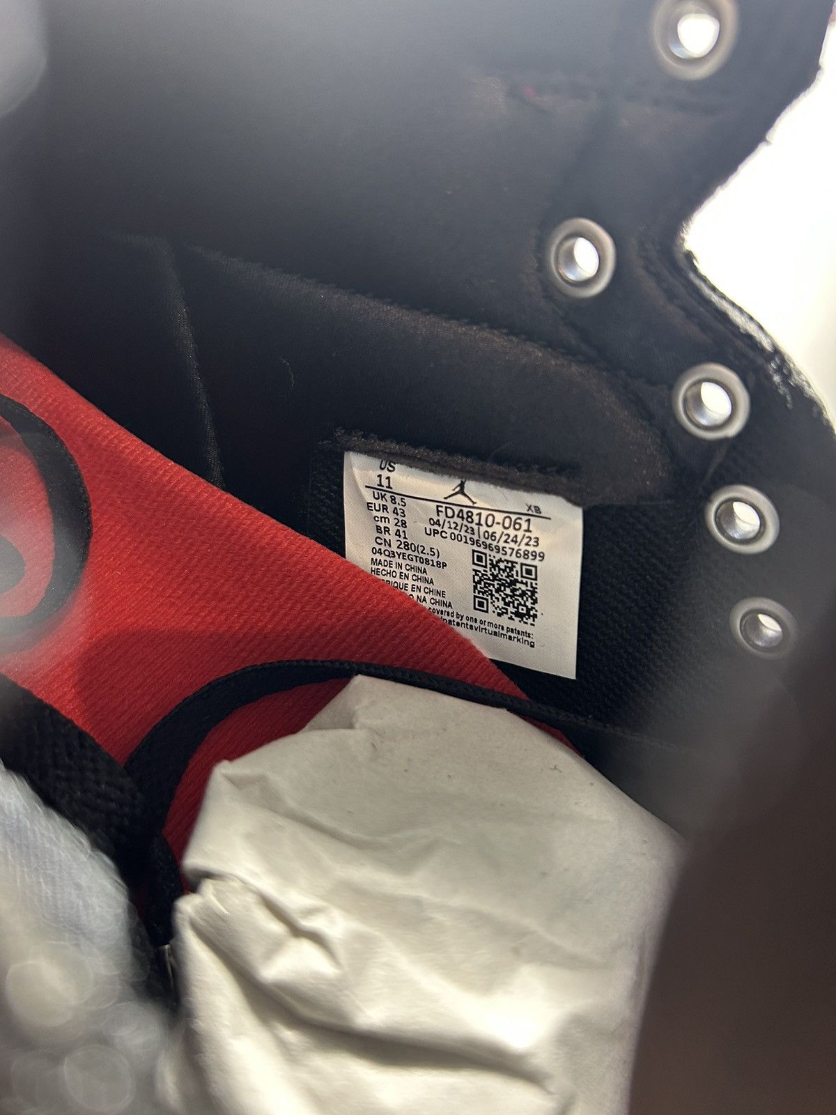 Nike Jordan 1 Retro High OG Satin Bred Size US 11 / EU 44 - 9 Thumbnail