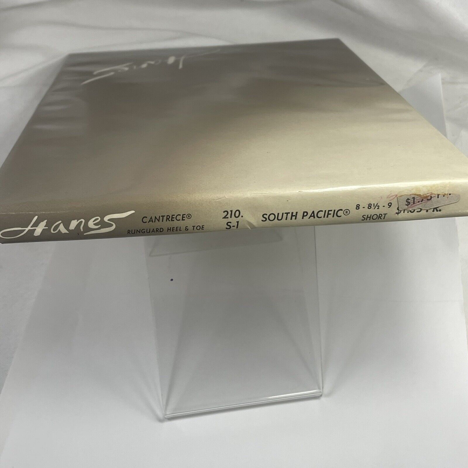 Hanes Hanes Cantrece Sheer Heel Run Guard 8-9 Short Hosiery Vinta Size ONE SIZE - 7 Thumbnail