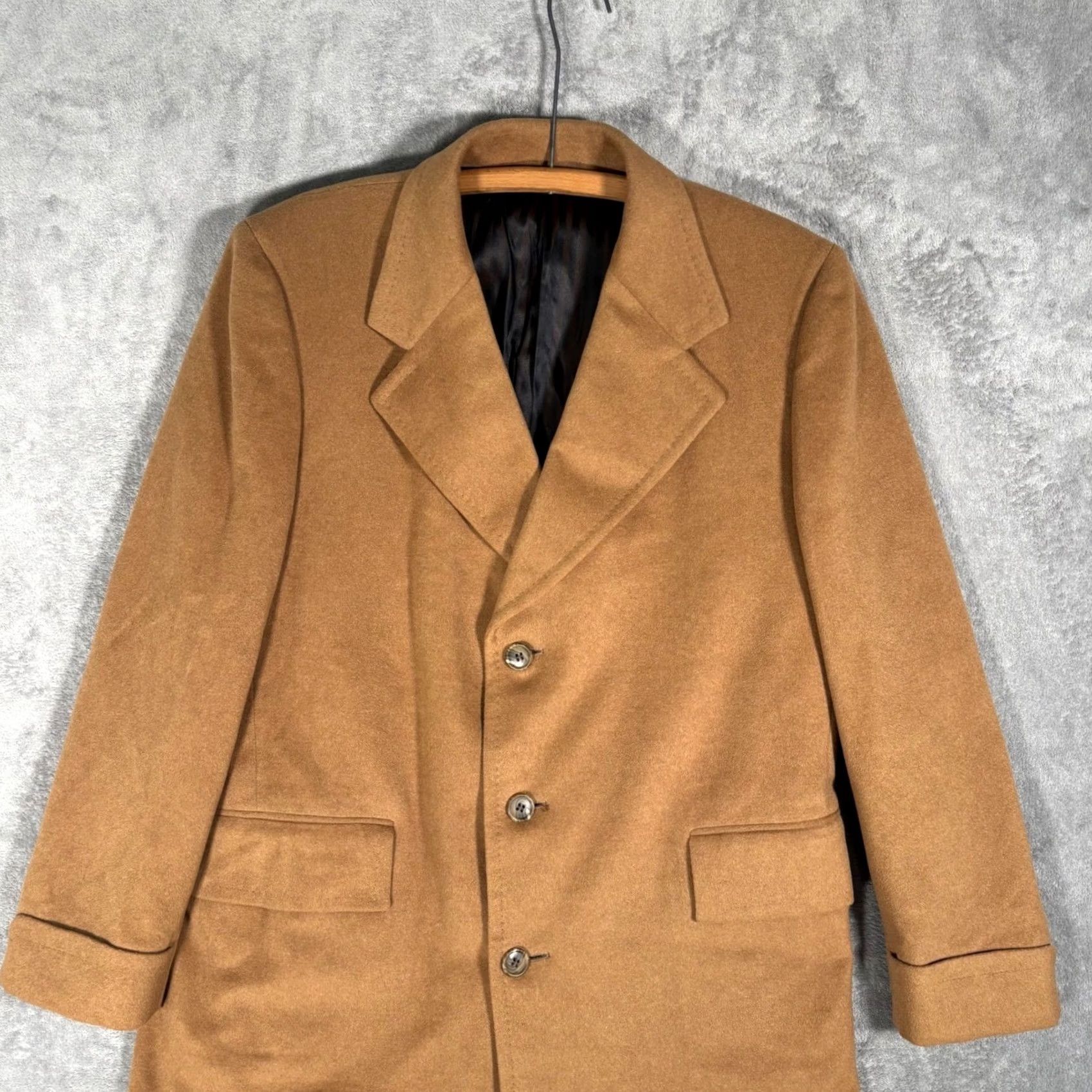 Camel VINTAGE Hudson's Men's Store Coat Overcoat Wool Camel Tan 44 Button Single-Breasted Classic Trench CamEL Hair Blend Mens USA Made 50s 60s Size US S / EU 44-46 / 1 - 6 Thumbnail
