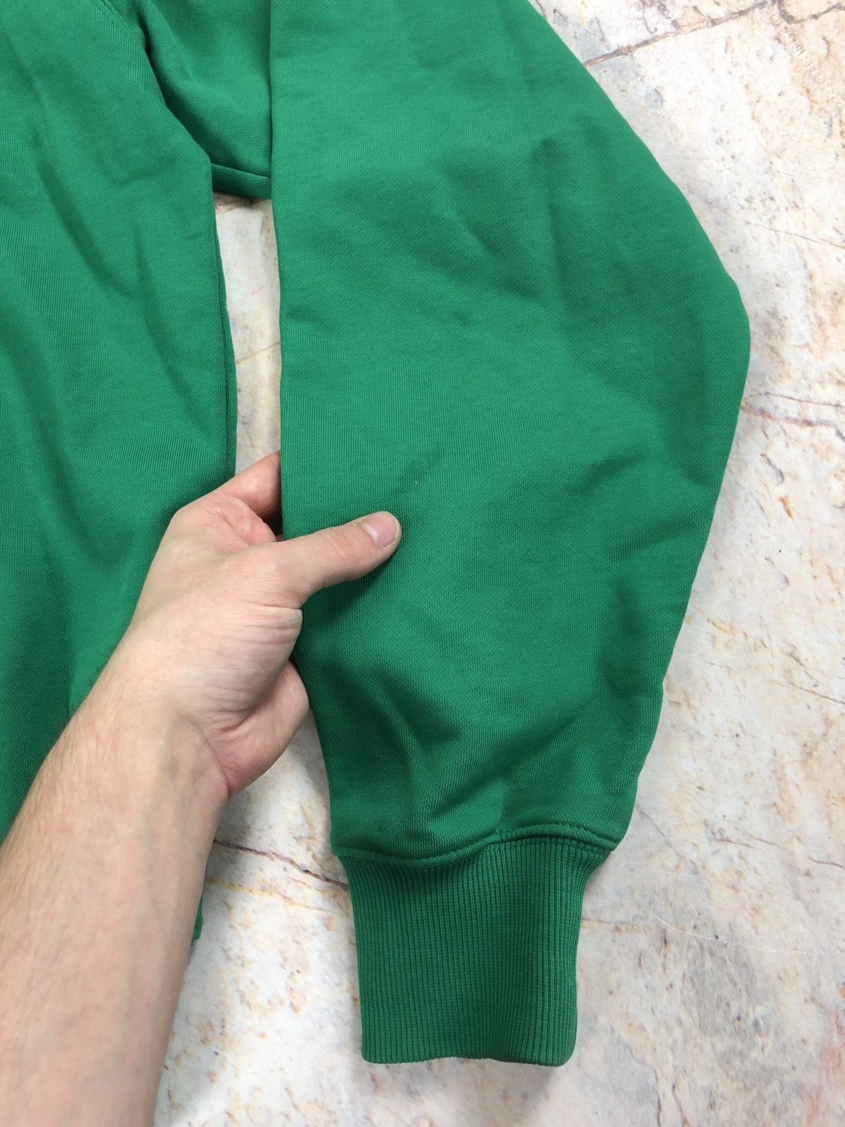 Helmut Lang Helmut Lang big logo hoodie ship one week from Spain Size US L / EU 52-54 / 3 - 7 Thumbnail