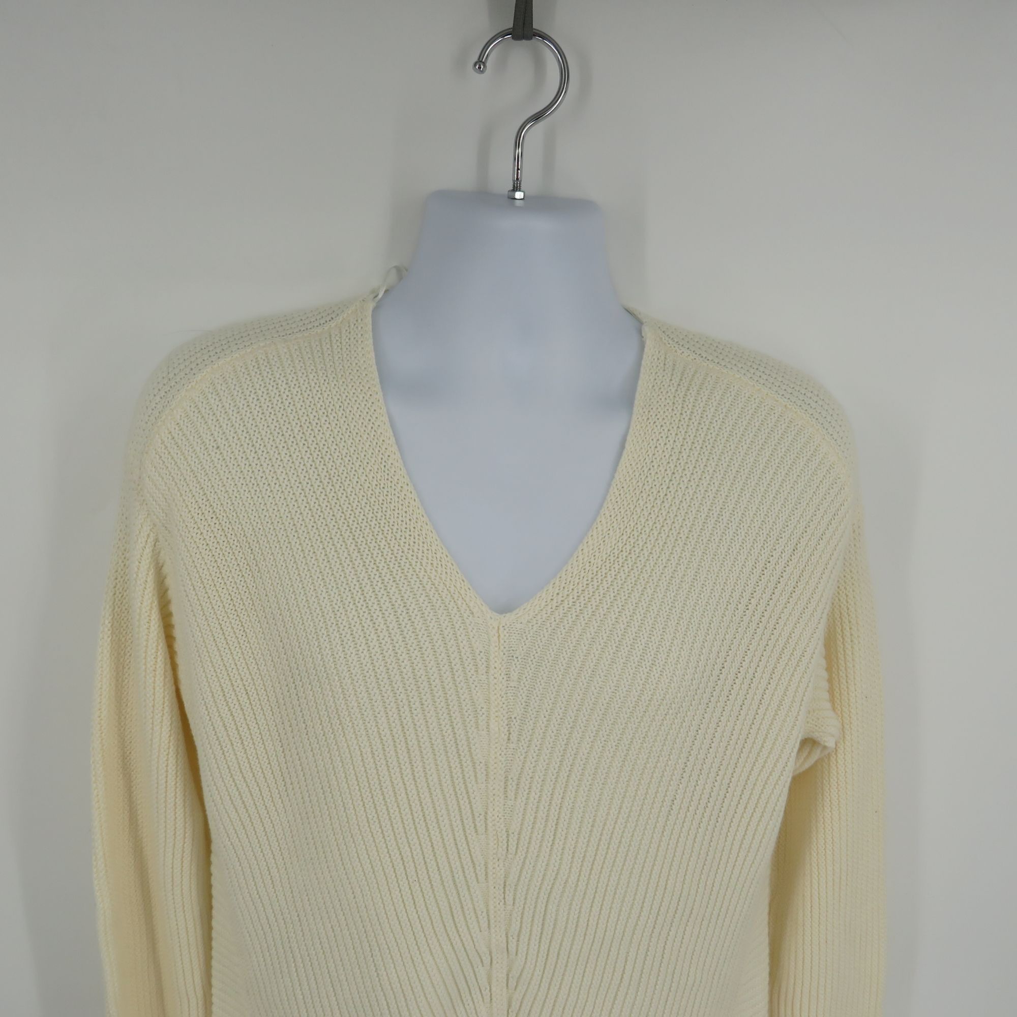 Charter Club Charter Club Vanilla Bean Medium V-Neck Ribbed Pullover Swea Size M / US 6-8 / IT 42-44 - 3 Thumbnail