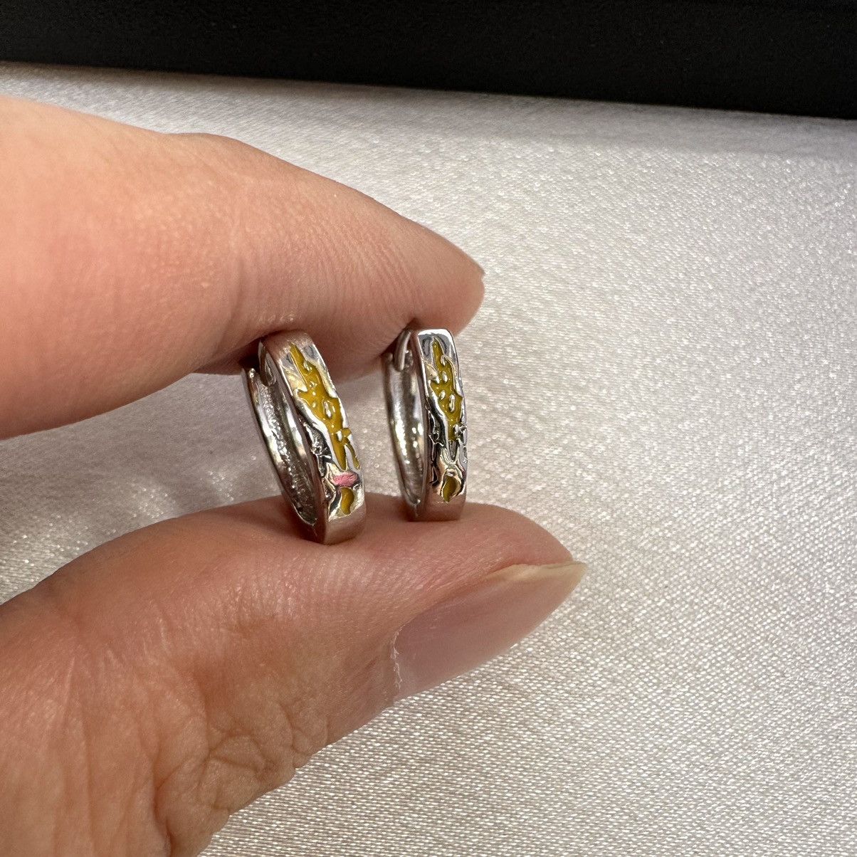 Designer 15mm Small Hoop Earrings for Men Women Unisex Hip Hop Style Size ONE SIZE - 5 Thumbnail