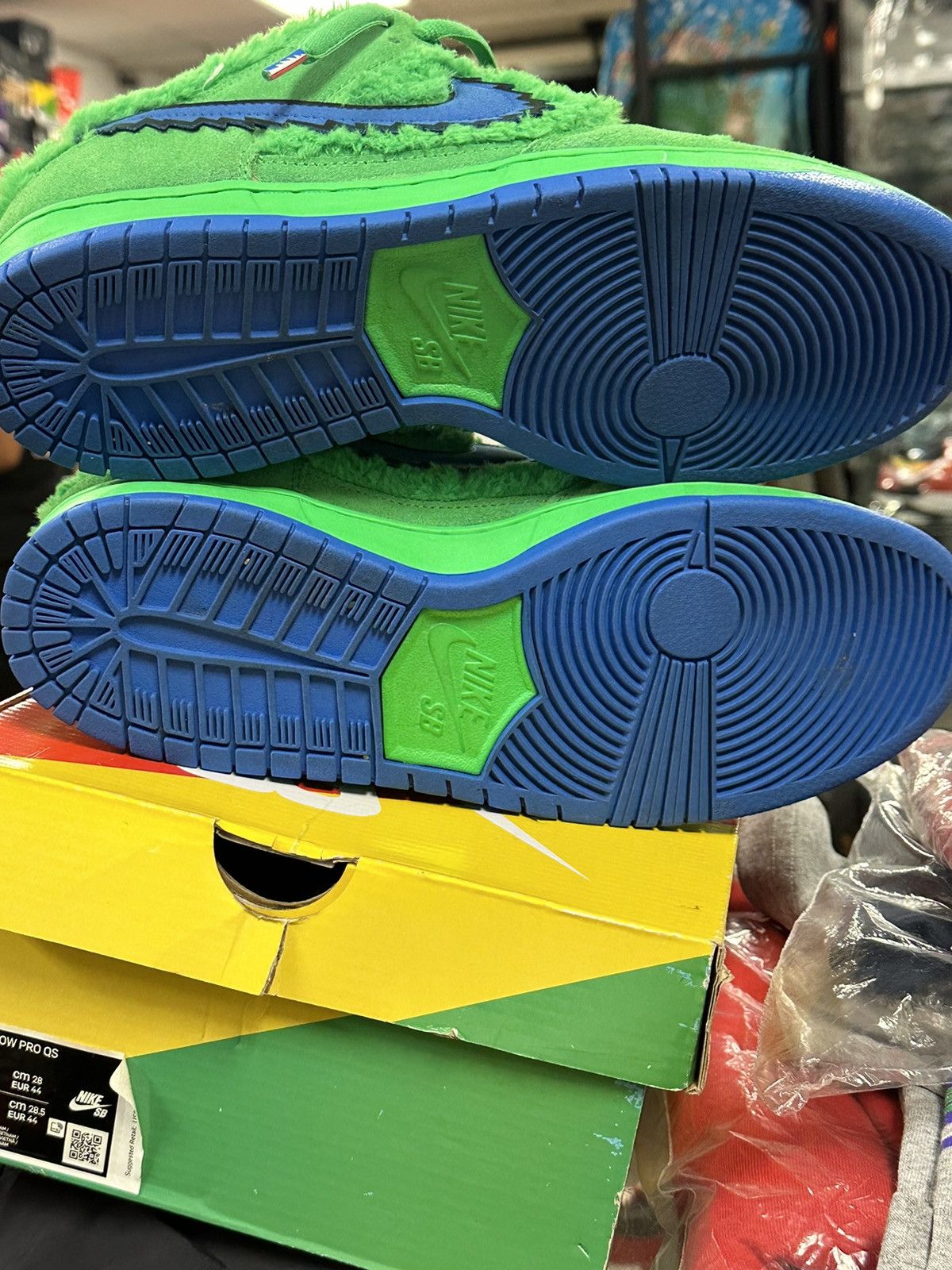 Nike Grateful Dead SB Nike dunk preowned size 10 green Size US 10.5 / EU 43-44 - 11 Thumbnail
