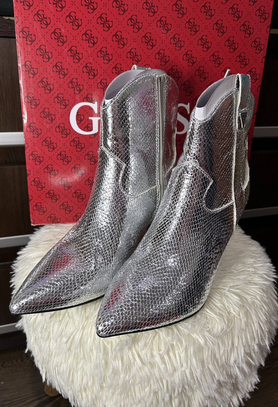 Guess GUESS Ankle Boots (Silver Snake Print), size 39 Size US 9 / IT 39 - 18 Thumbnail
