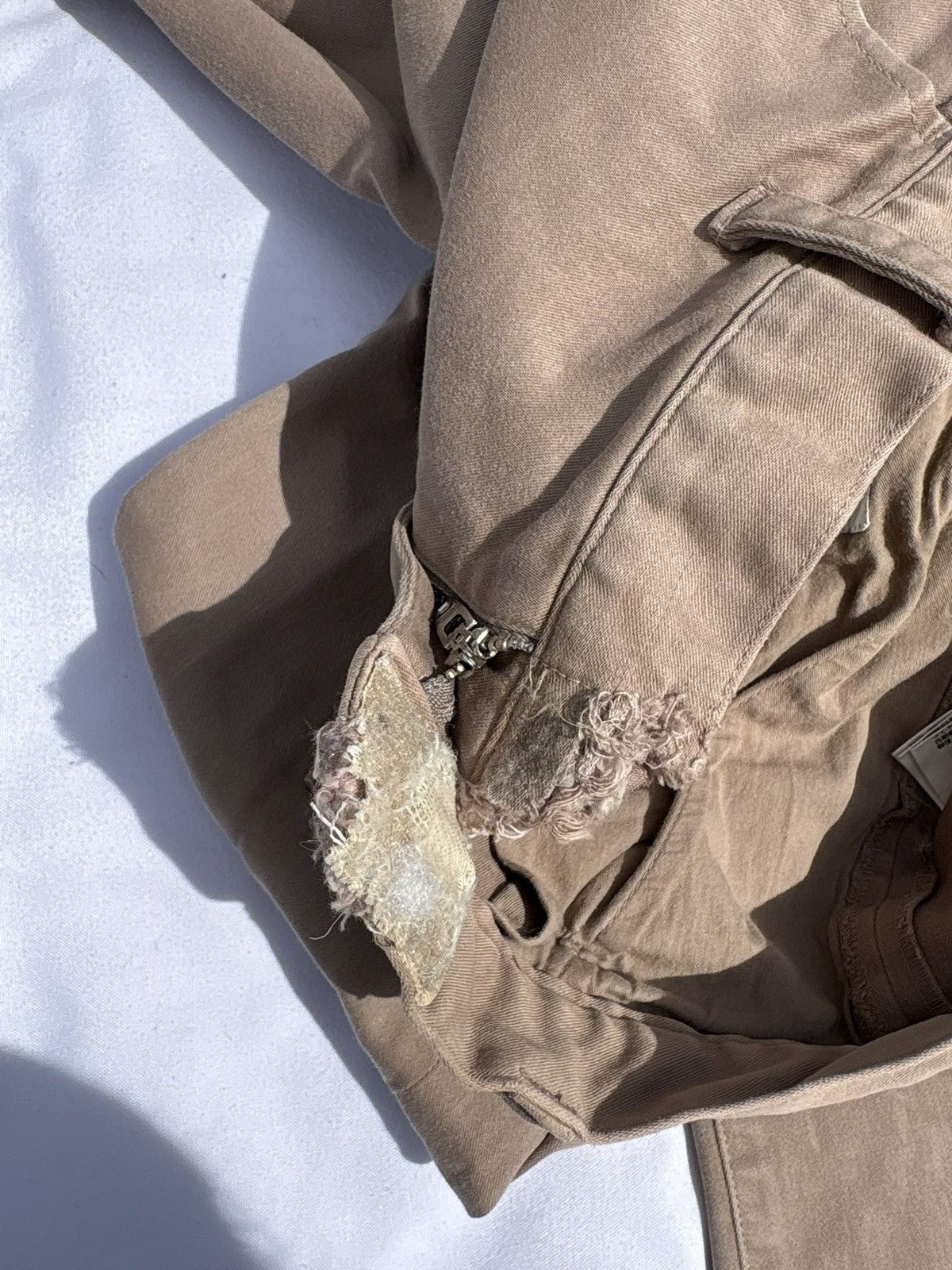 Undercover Undercover (UC) light‑khaki cargo pants Size US 31 - 10 Thumbnail