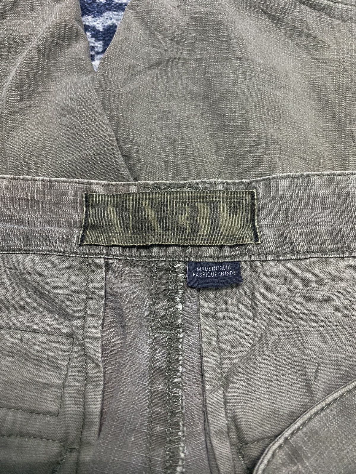 Armani Exchange × Vintage Vintage armani exchange cargo short pant Size US 34 / EU 50 - 7 Thumbnail