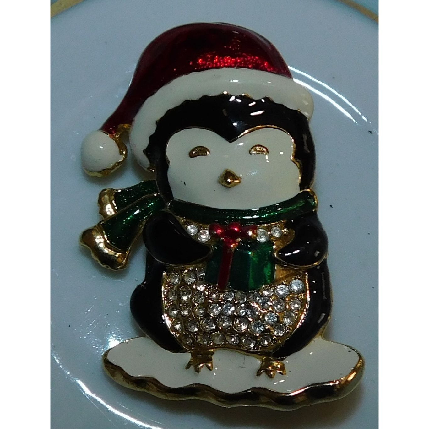 Other Vintage SFJ Christmas Penguin Holding Gift Brooch Size ONE SIZE - 5 Thumbnail