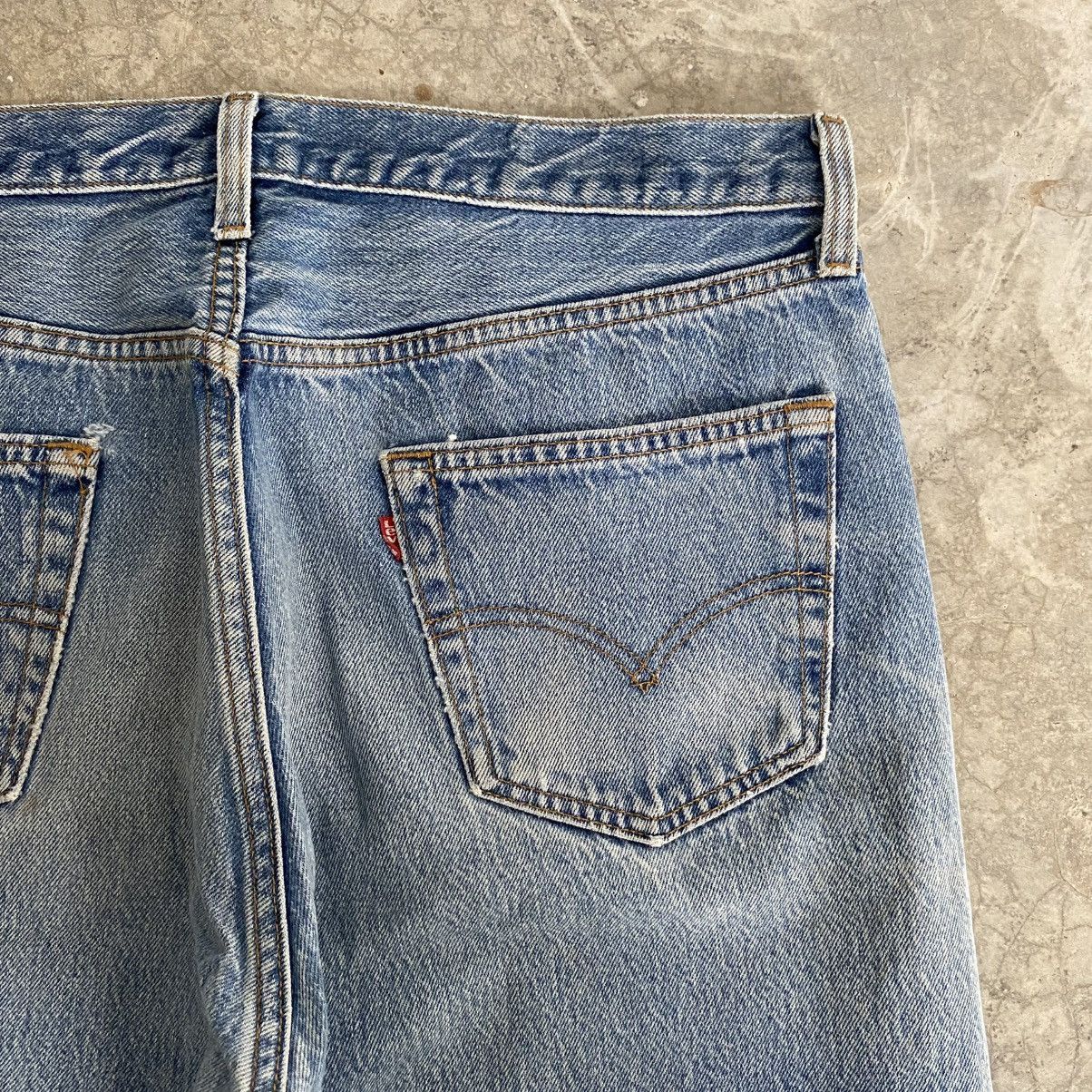 Levi's Vintage 1996 Levis 501 Faded Stonewashed Blue Denim Jeans Size US 35 - 16 Thumbnail
