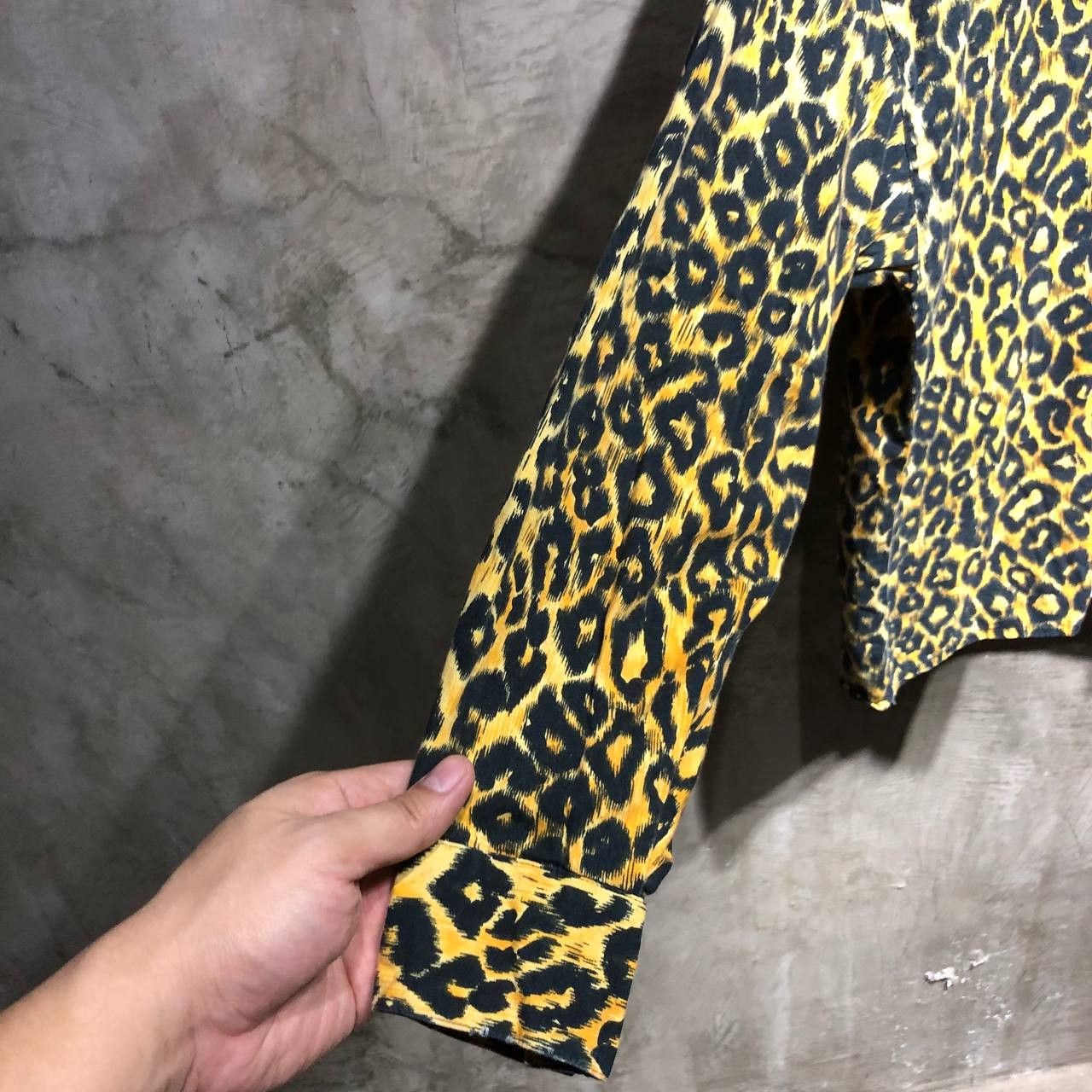 Versus Versace Versace Versus Leopard print button down long sleeves Size US M / EU 48-50 / 2 - 10 Thumbnail