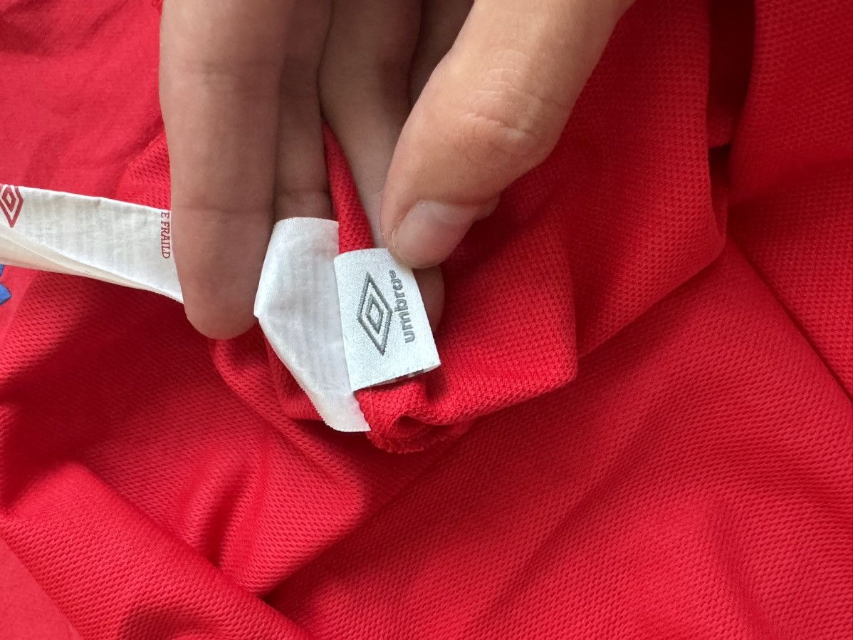 Umbro × Vintage Vintage Umbro England South Africa red jersey t-shirt Size US M / EU 48-50 / 2 - 7 Thumbnail