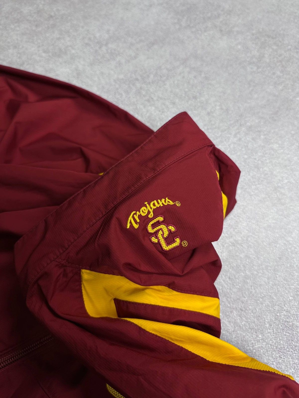 Nike Vintage Nike USC Team Nylon Olympic Jacket Y2K L Size US L / EU 52-54 / 3 - 5 Thumbnail