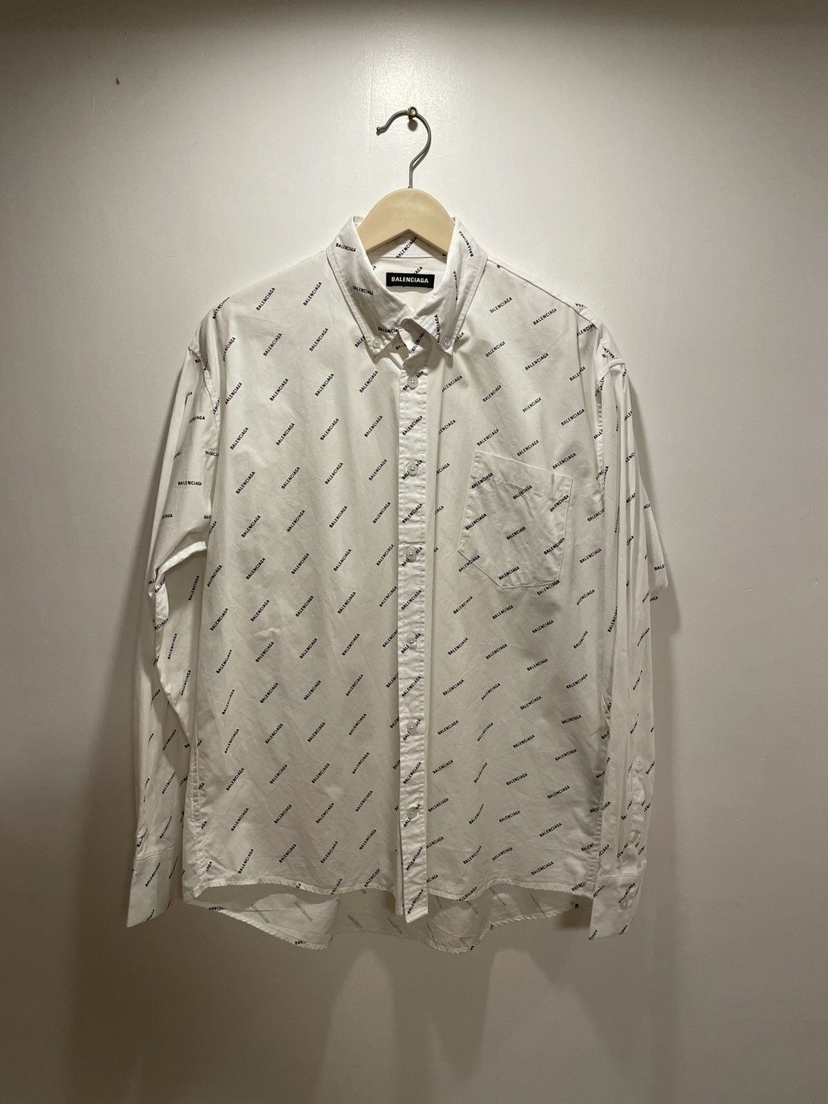 Balenciaga Balenciaga All-Over Logo Shirt Size US L / EU 52-54 / 3 - 4 Thumbnail