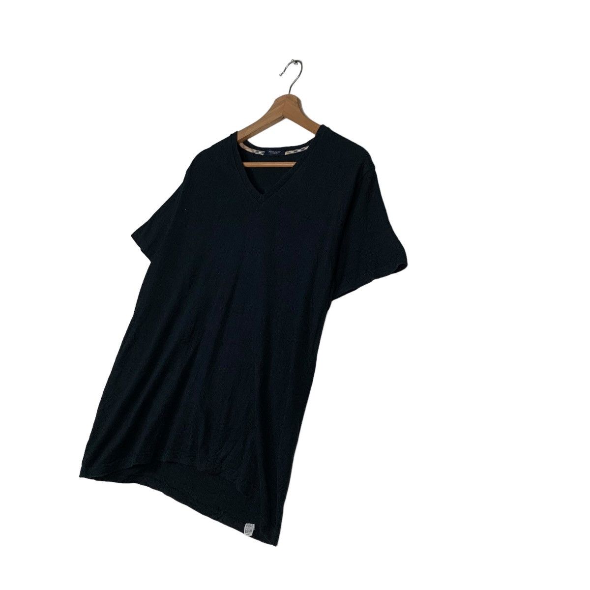 Burberry BURBERRY LONDON V NECK PLAIN T SHIRT #0186-C9 Size US M / EU 48-50 / 2 - 2 Thumbnail