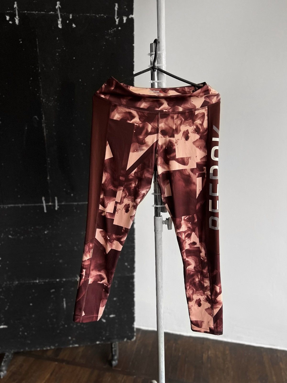Reebok Reebok Speedwick Running Womens Smoke Print Leggings Size 28" / US 6 / IT 42 - 3 Thumbnail