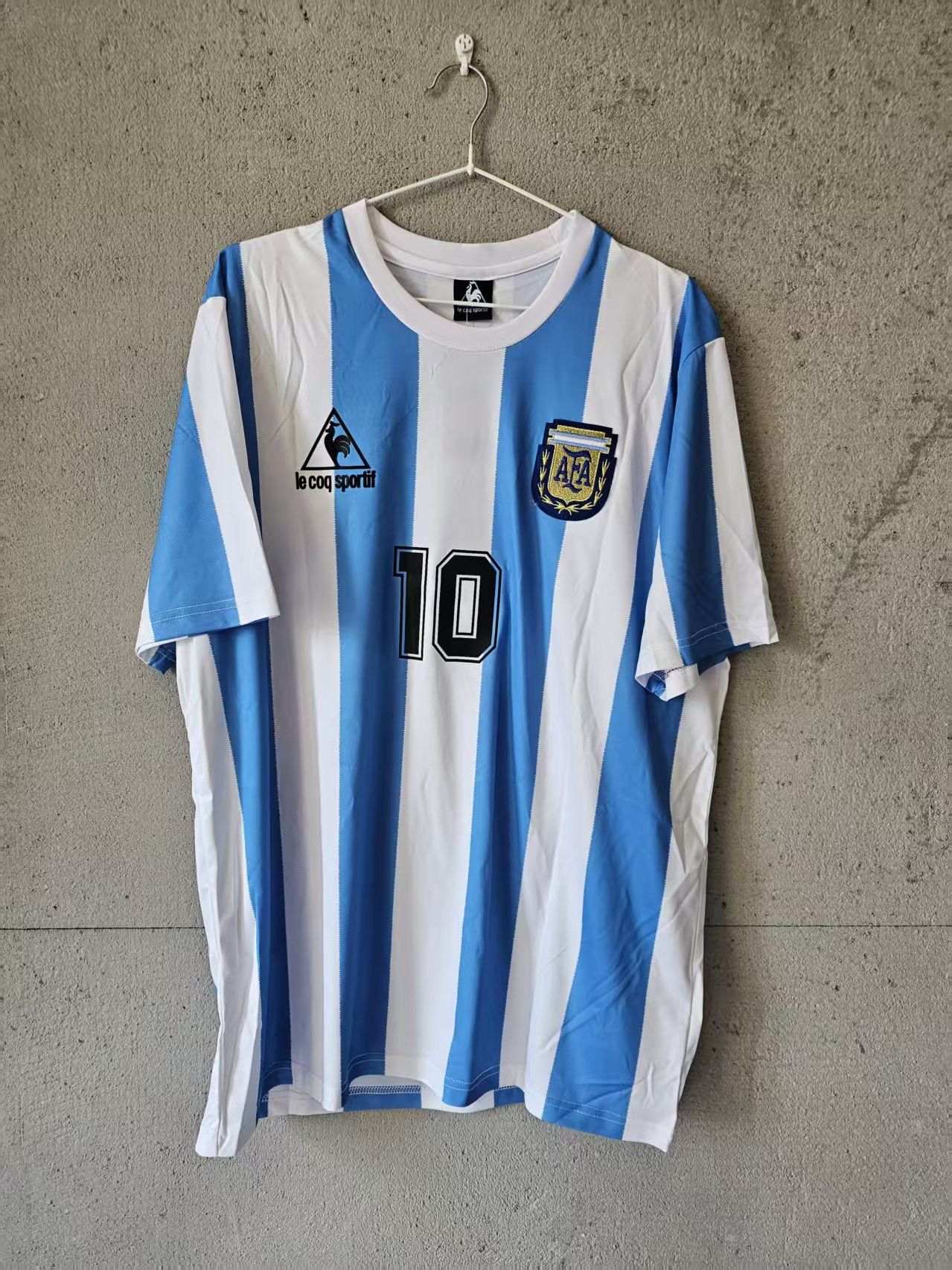 Other 1986 Argentina #10 Maradona Jersey Home Size US S / EU 44-46 / 1 - 1 Thumbnail