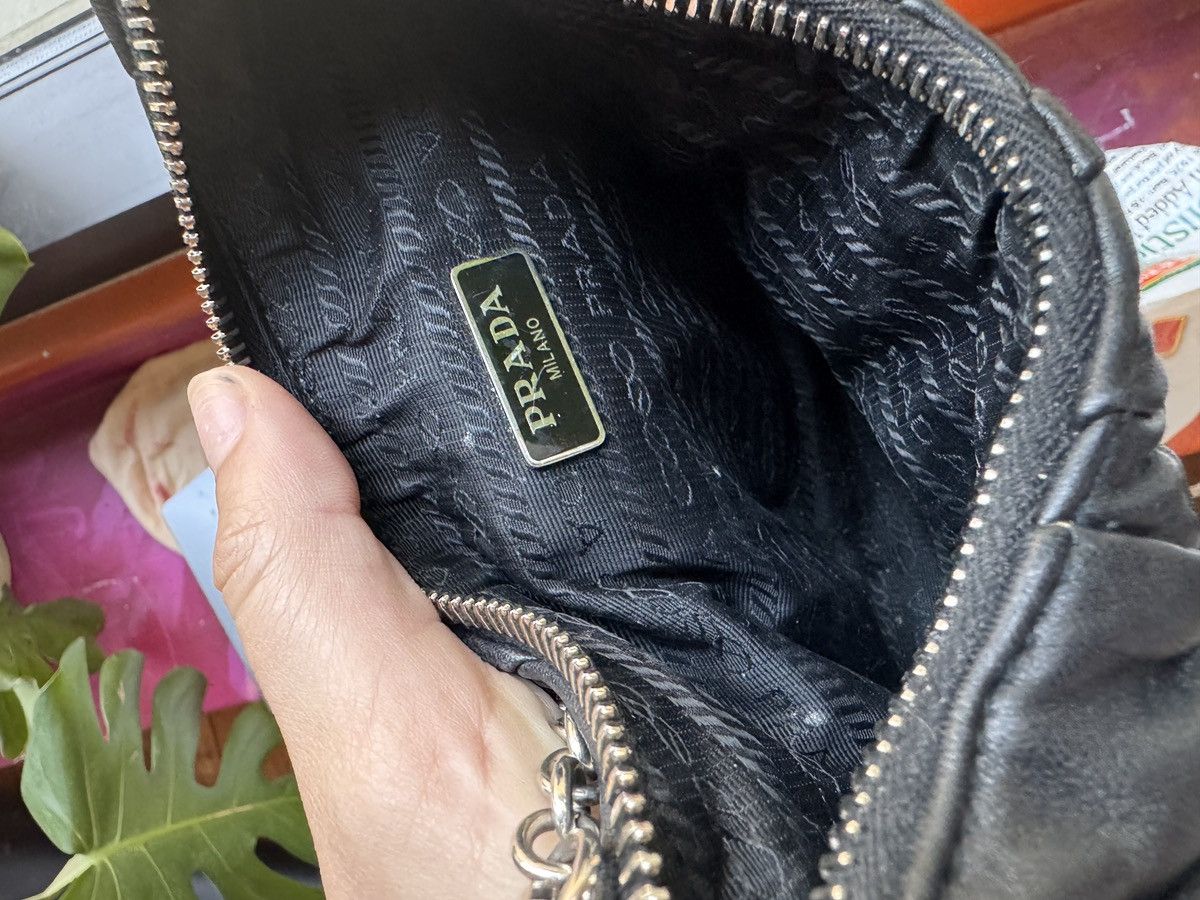 Prada PRADA NAPPA GAUFRE RE-EDITION 2005 SHOULDER BAG Size ONE SIZE - 4 Thumbnail