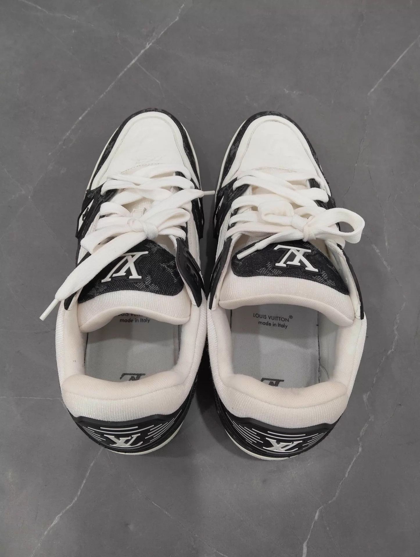 Louis Vuitton Louis Vuitton Trainer Panda 43 Size US 10 / EU 43 - 7 Thumbnail