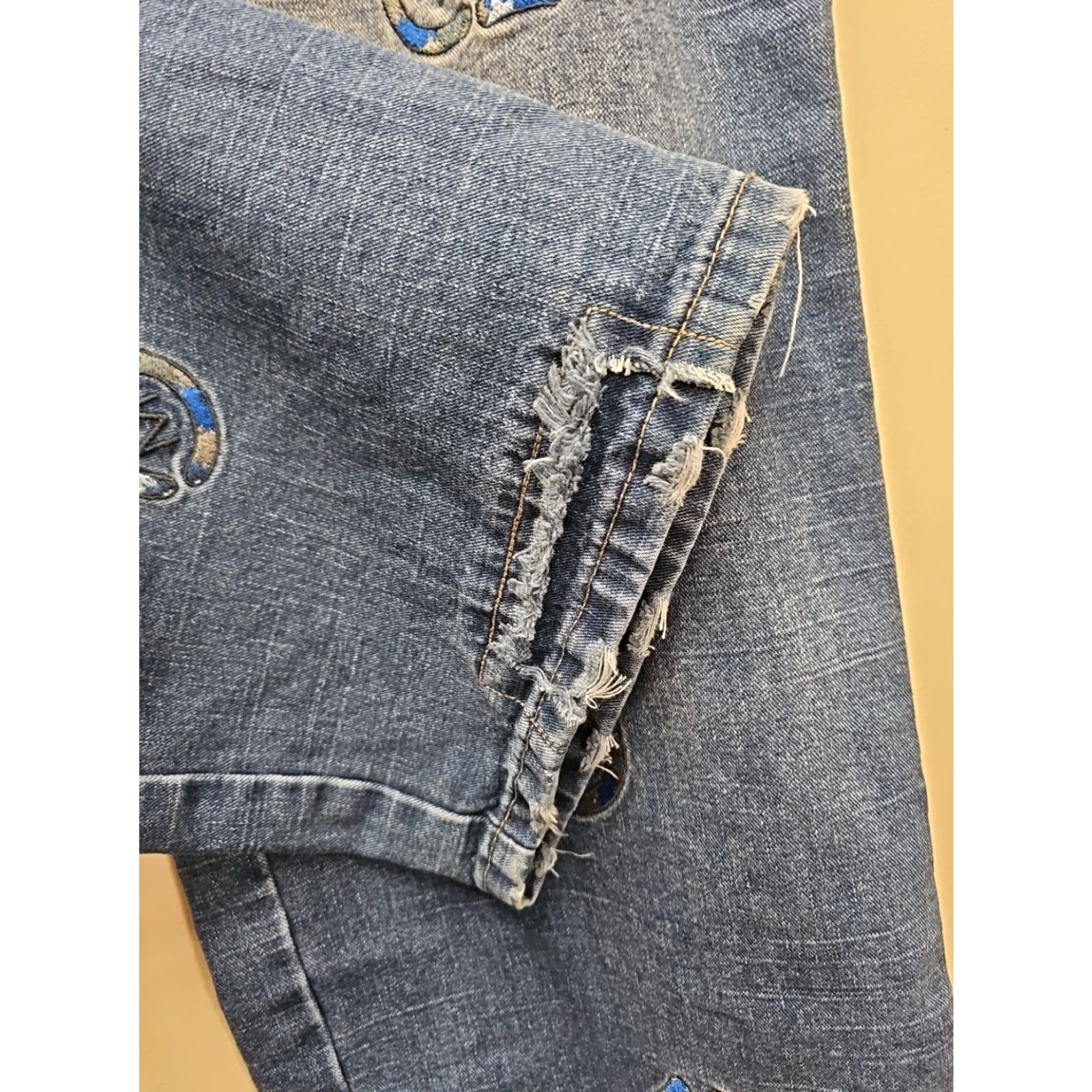 Denime VINTAGE Miskeen Denim Jeans Wide Leg 40 42x34.5 Blue Embroidered 5-Pocket Mens Shirt? Size US 40 / EU 56 - 2 Thumbnail