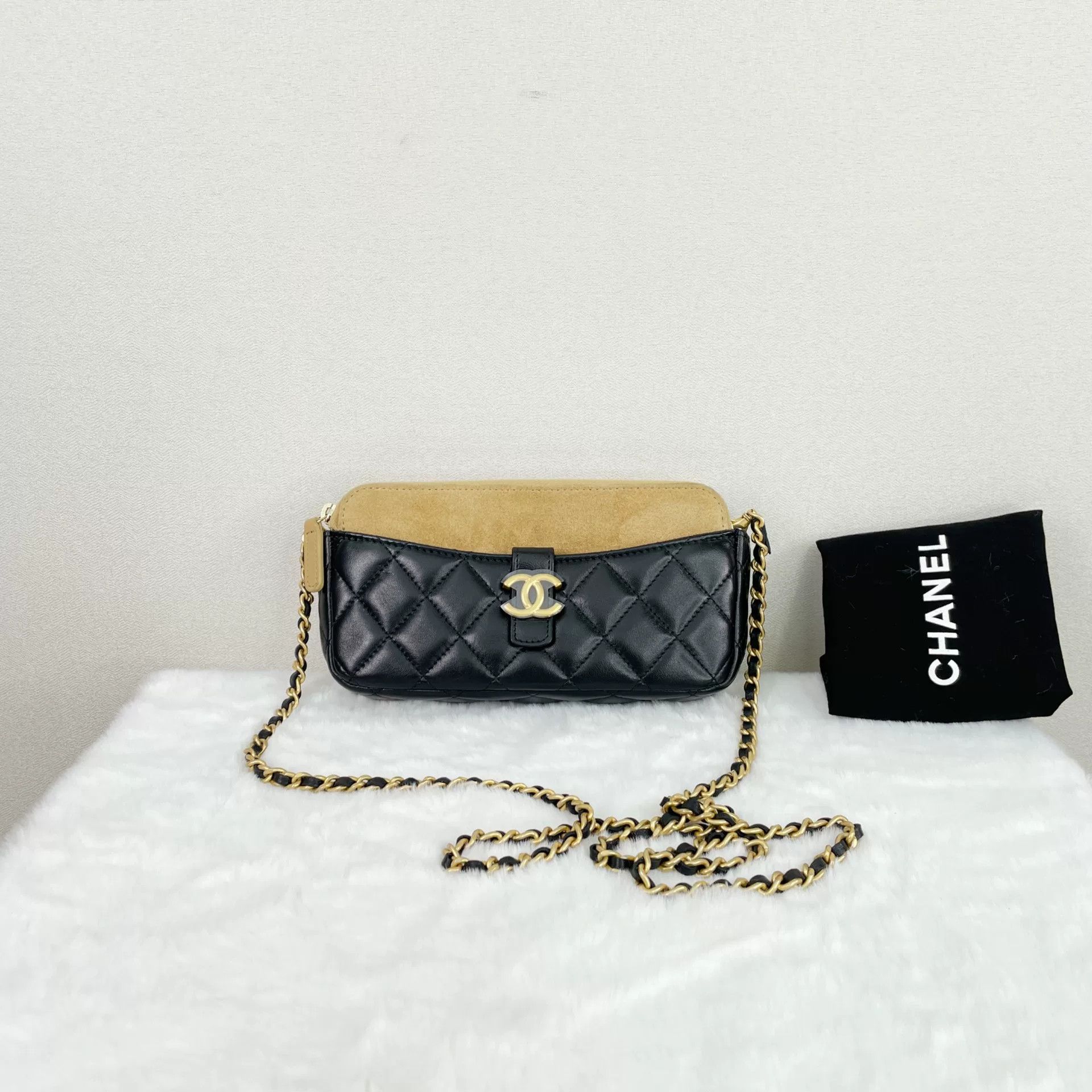 Chanel Pre-loved Bag Very good condition Size ONE SIZE - 1 Thumbnail